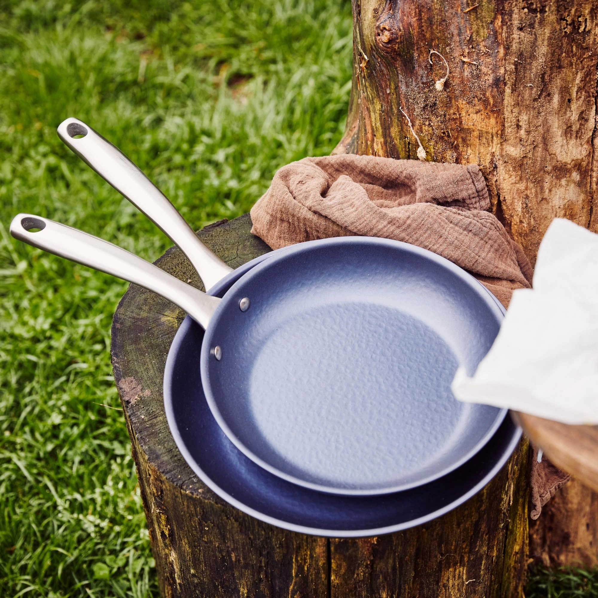 Alva Black Angus Carbon Steel Frying Pan - Naturally Seasoned, Induction Compatible