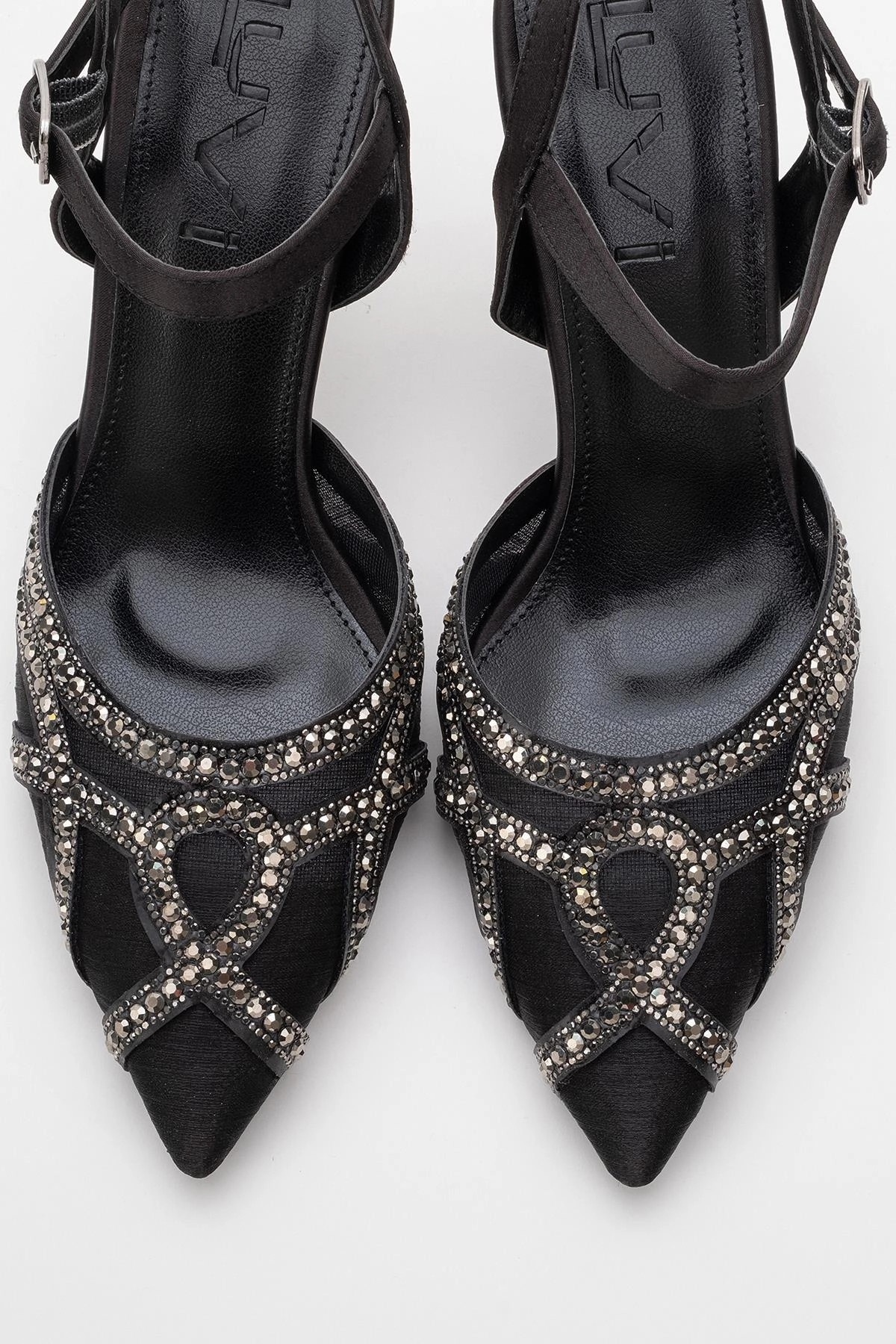 Prologue Shoes Womens Volby Embellished Pointed Toe Pump