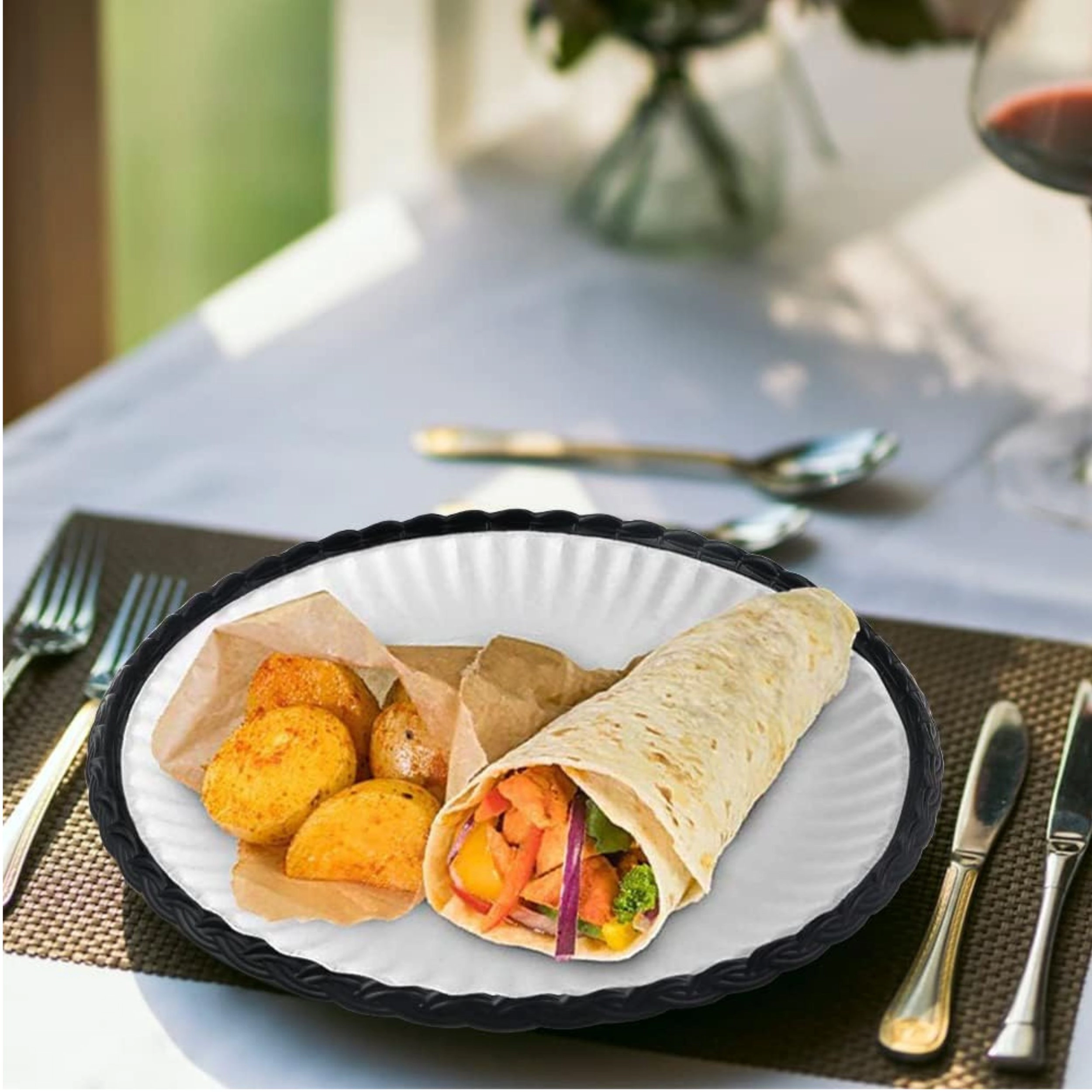 Stock Preferred 10 Inch Reusable Plastic Paper Plate Holders with Rattan Weave Design