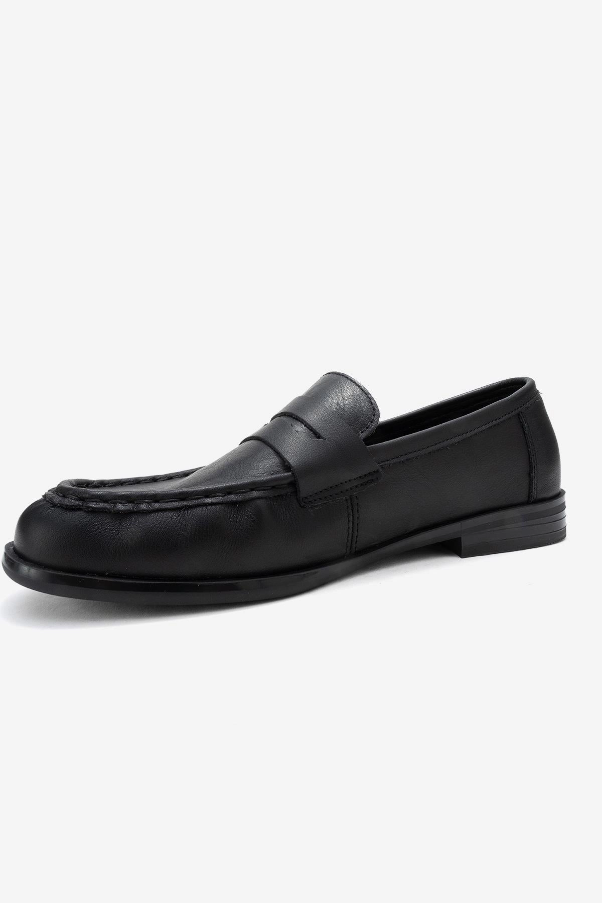 Forever & Always Womens Valia Leather Loafer