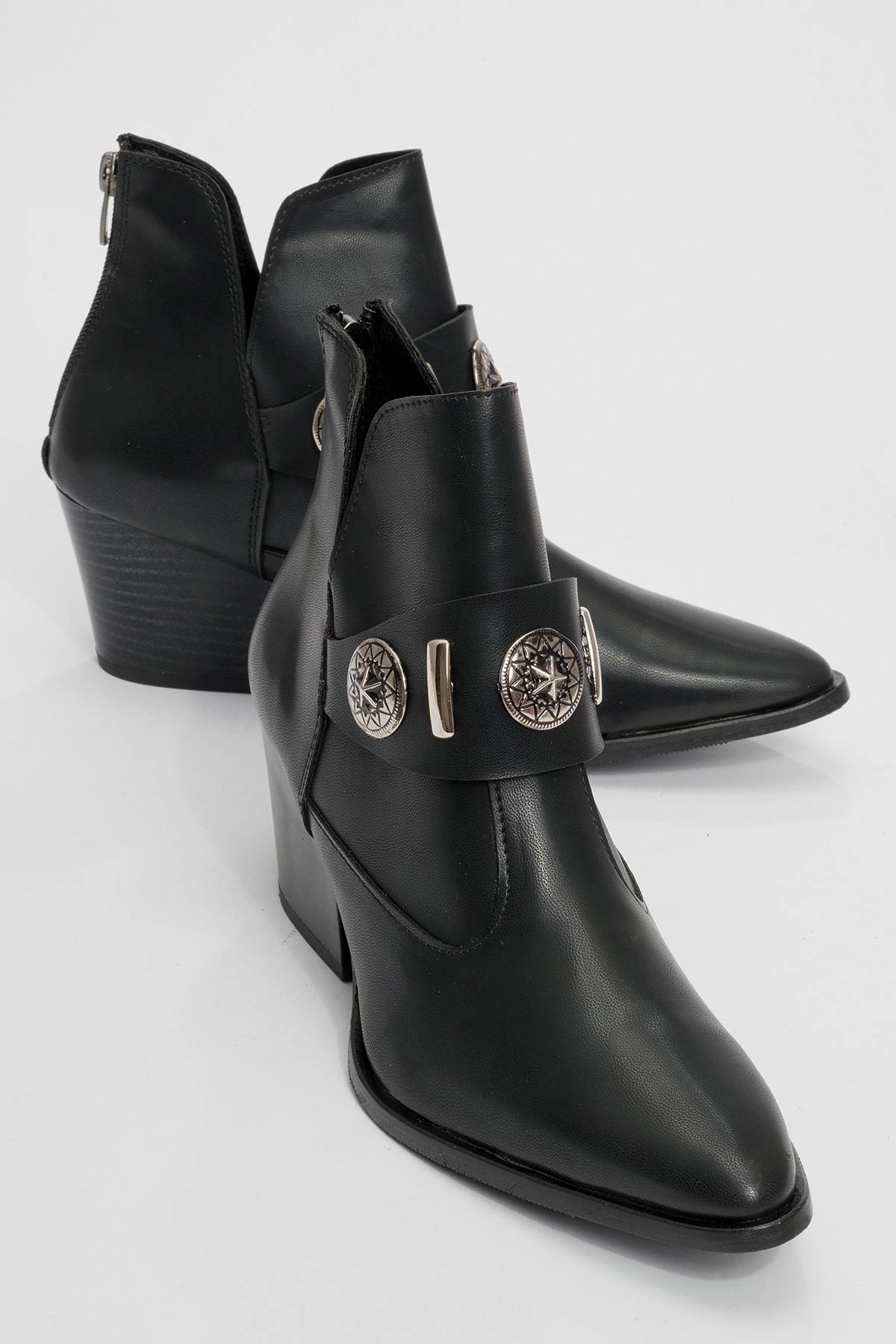 Prologue Shoes Womens Kenda Buckle Block Heel Boot