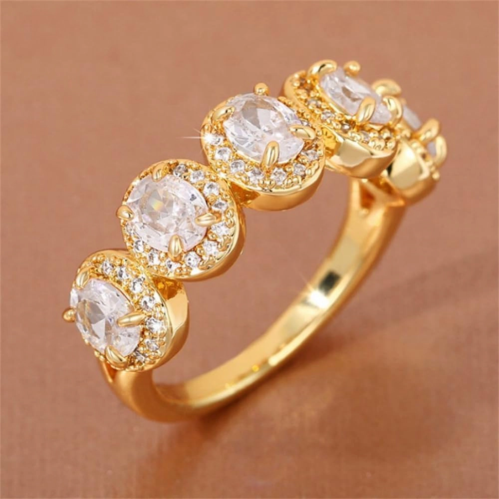Luxury Oval Shaped Cubic Zirconia Finger Ring