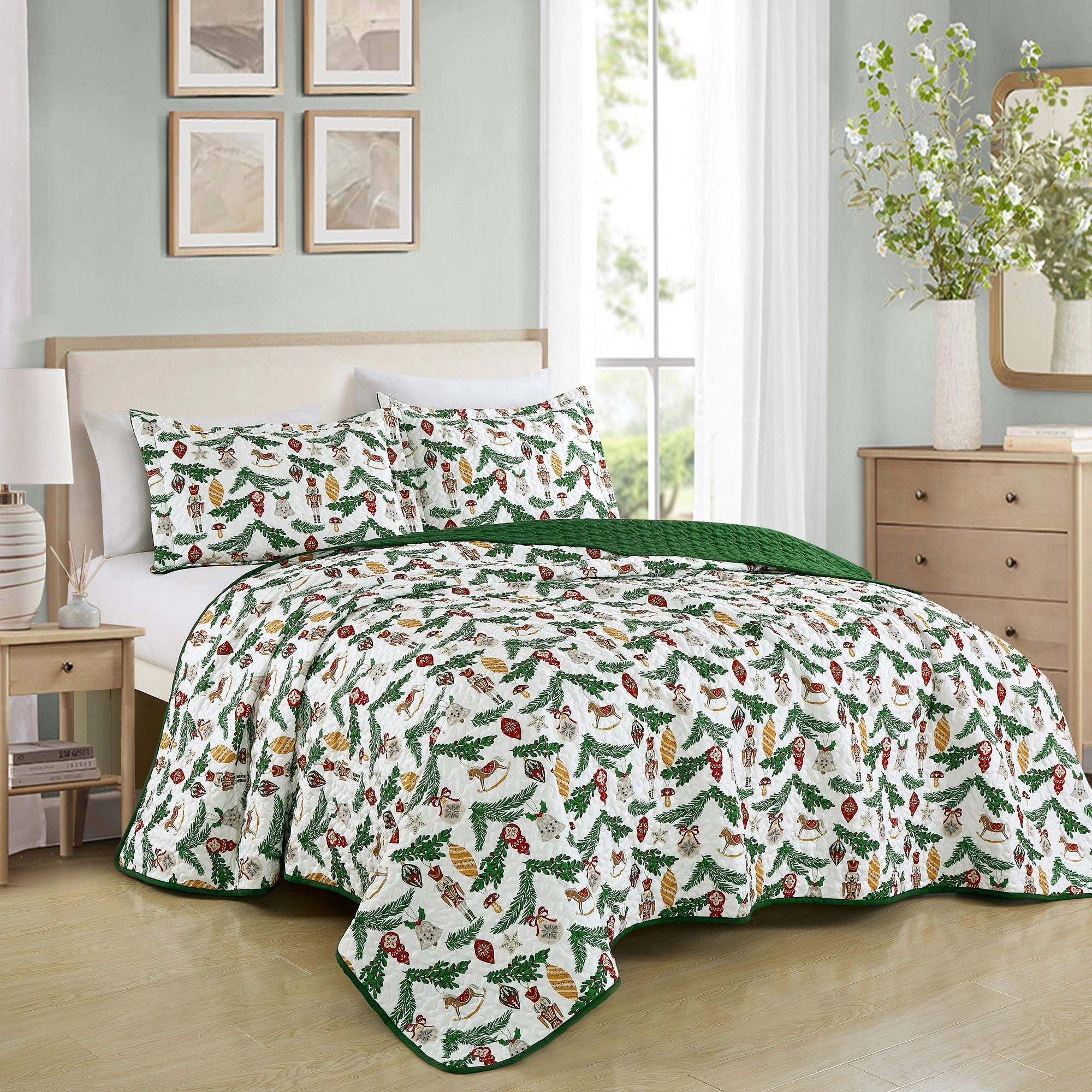 MarCielo 3 Piece Christmas Quilt Set – Holiday Ornament Bedspread