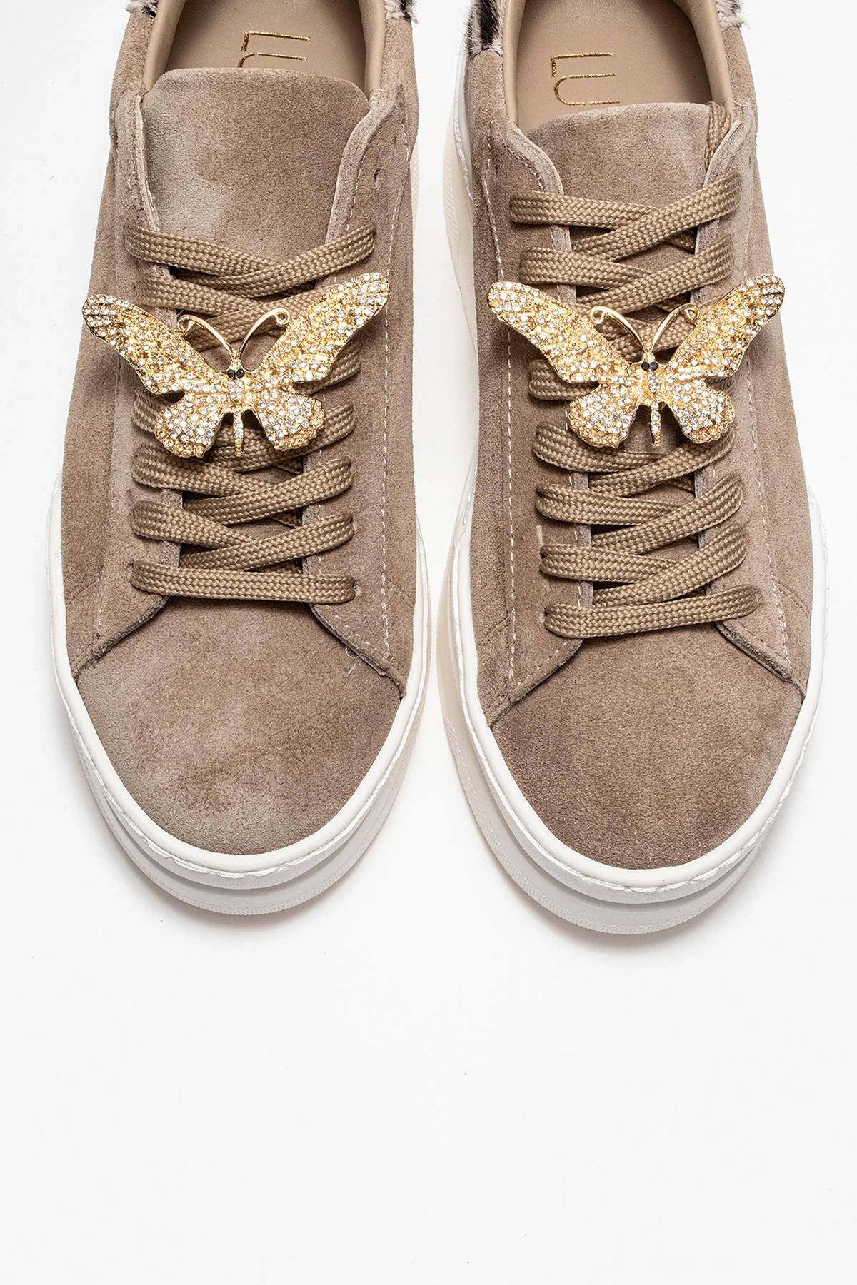 Forever & Always Womens Anda Leather Buckled Sneakers