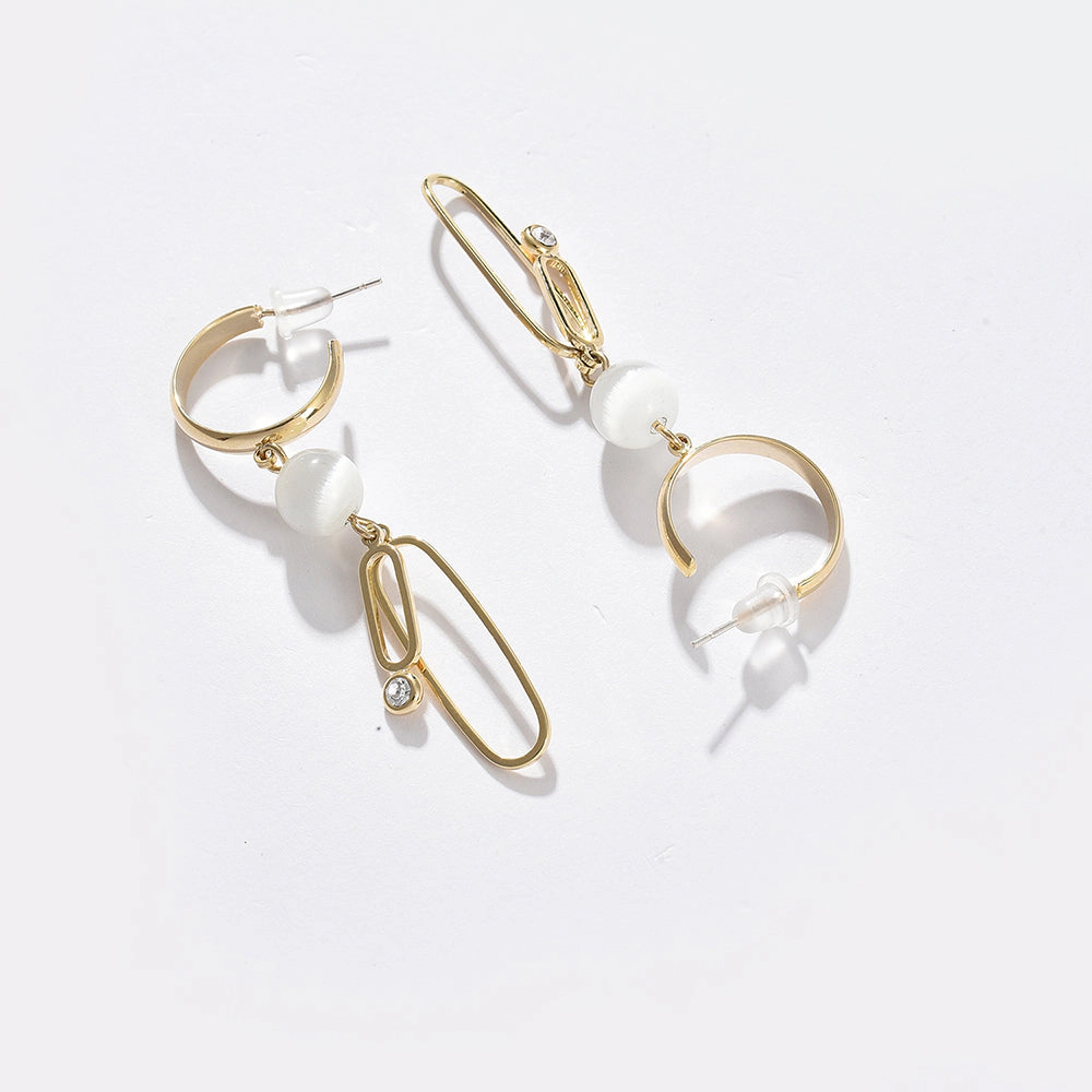 SOHI Women's White Santorini Drop Earrings