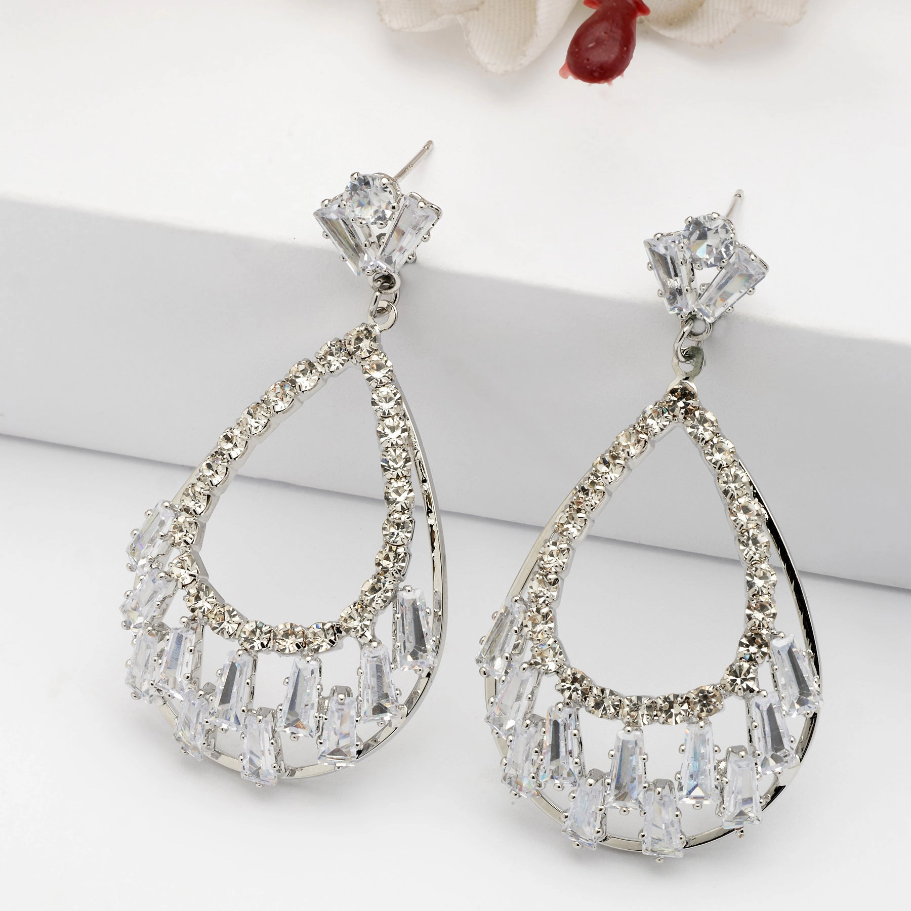 AGP PARIS Womens Radiant Teardrop Sparkle Earrings