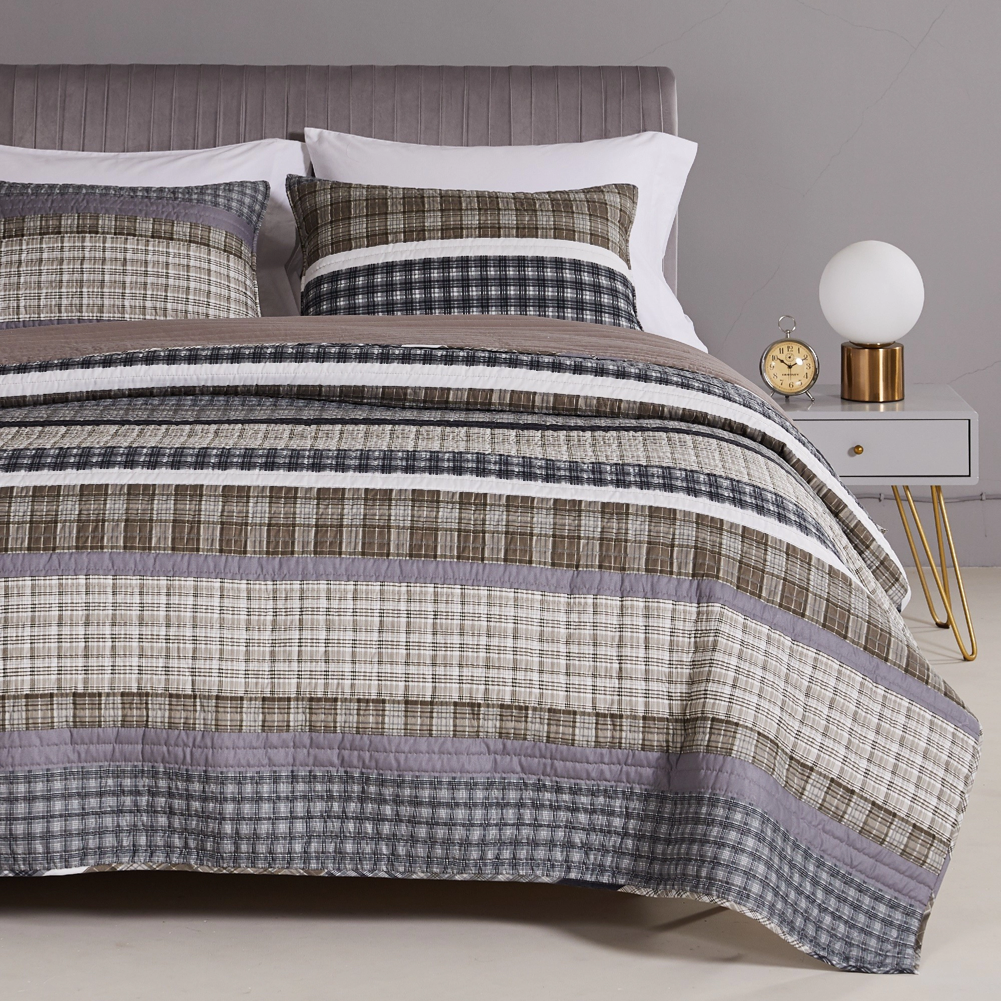 Barefoot Bungalow Gold Rush Rush Reversible & LightWeight Bedspread Pillow Sham Standard 20x26inch Gray