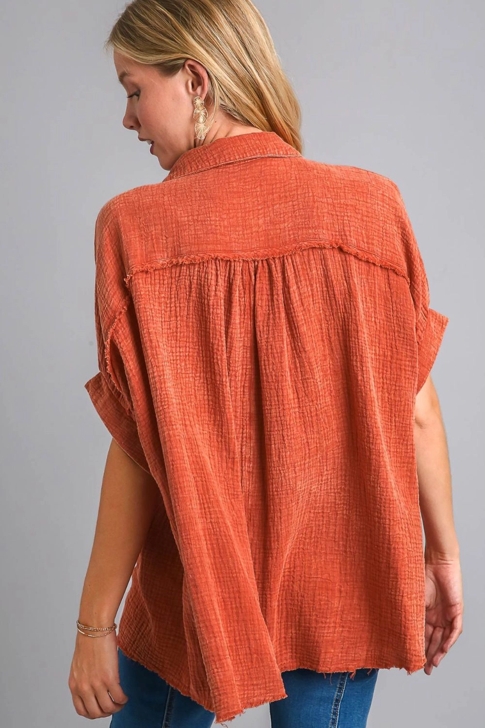 TRUEDAMES Women Full Size Cotton Gauze Mineral Wash Button Down Shirt Plus Size