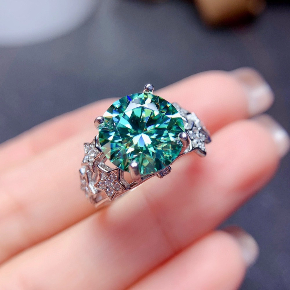 Wardrobe Whimsy Round Green Cubic Zirconia Star‑Shaped Statement Ring