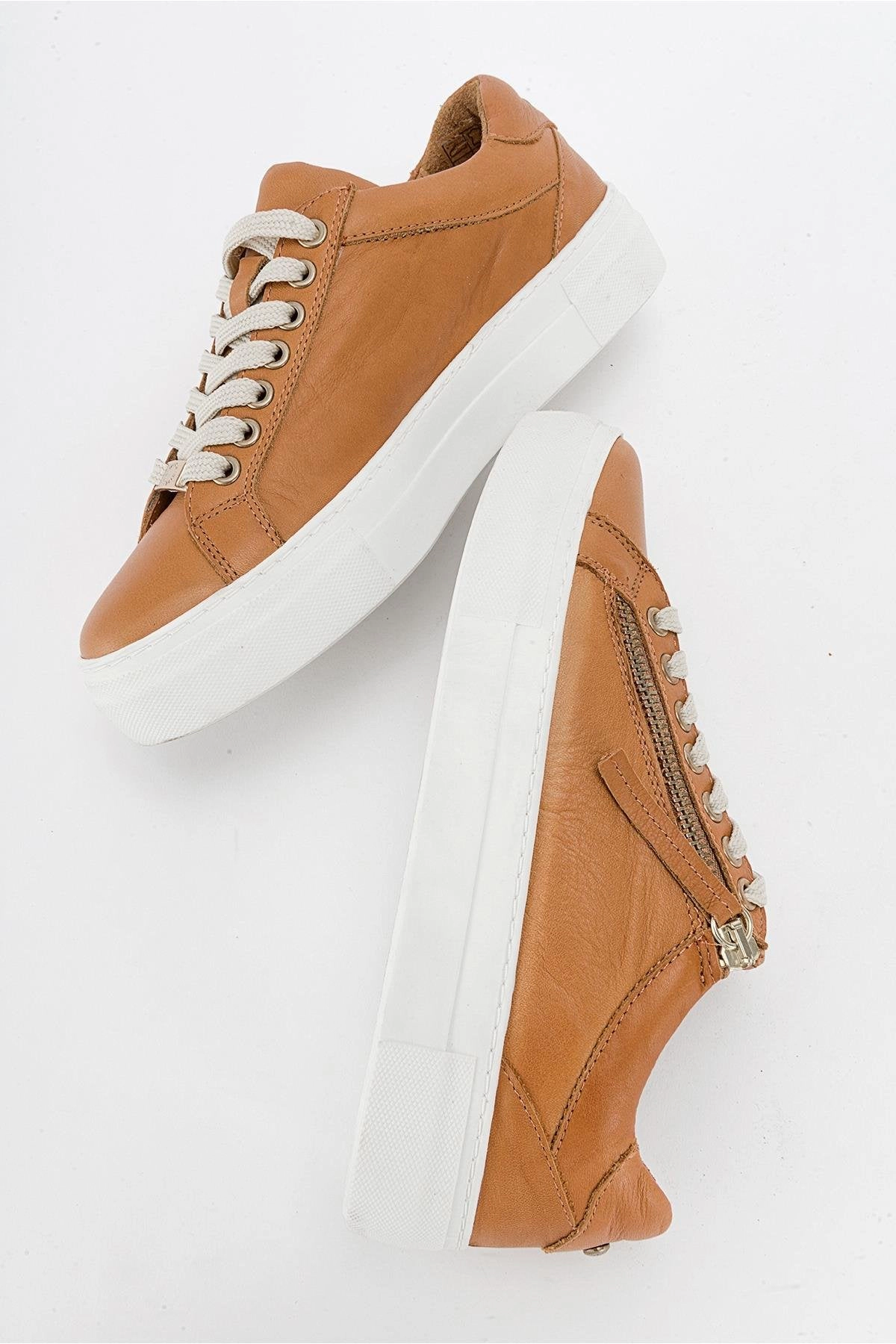 Forever & Always Womens Beryl Leather Zip Sneaker
