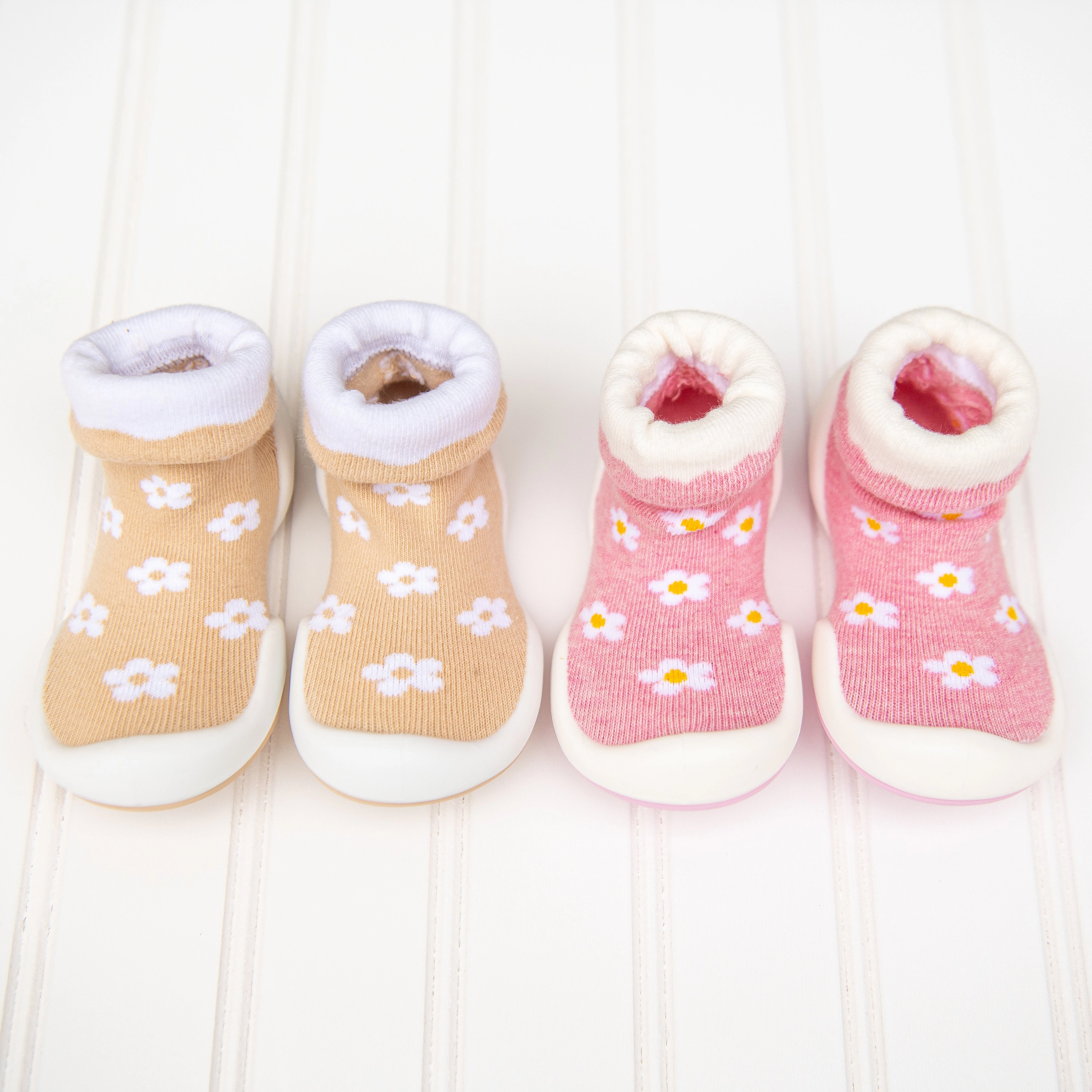 Komuello Toddler Girl First Walk Sock Shoes Daisies - Latte