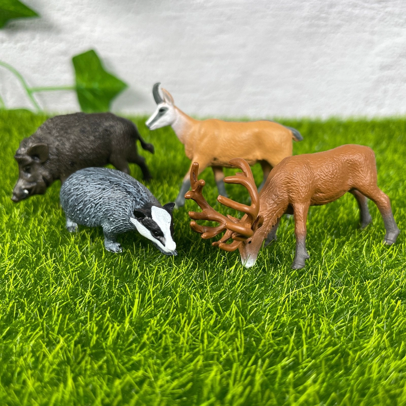Safari Ltd. - European Animals TOOB - contains 9 Mini Figurines
