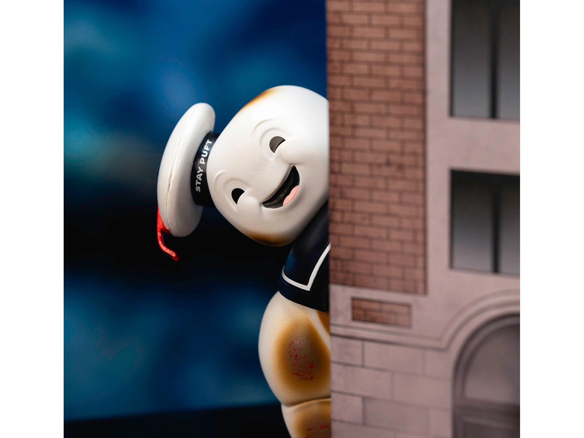 Jada "Ghostbusters" 6" Stay Puft Marshmallow Man Figure with Nano Ecto-1 Car Diorama Set "Ghostbusters" (1984)