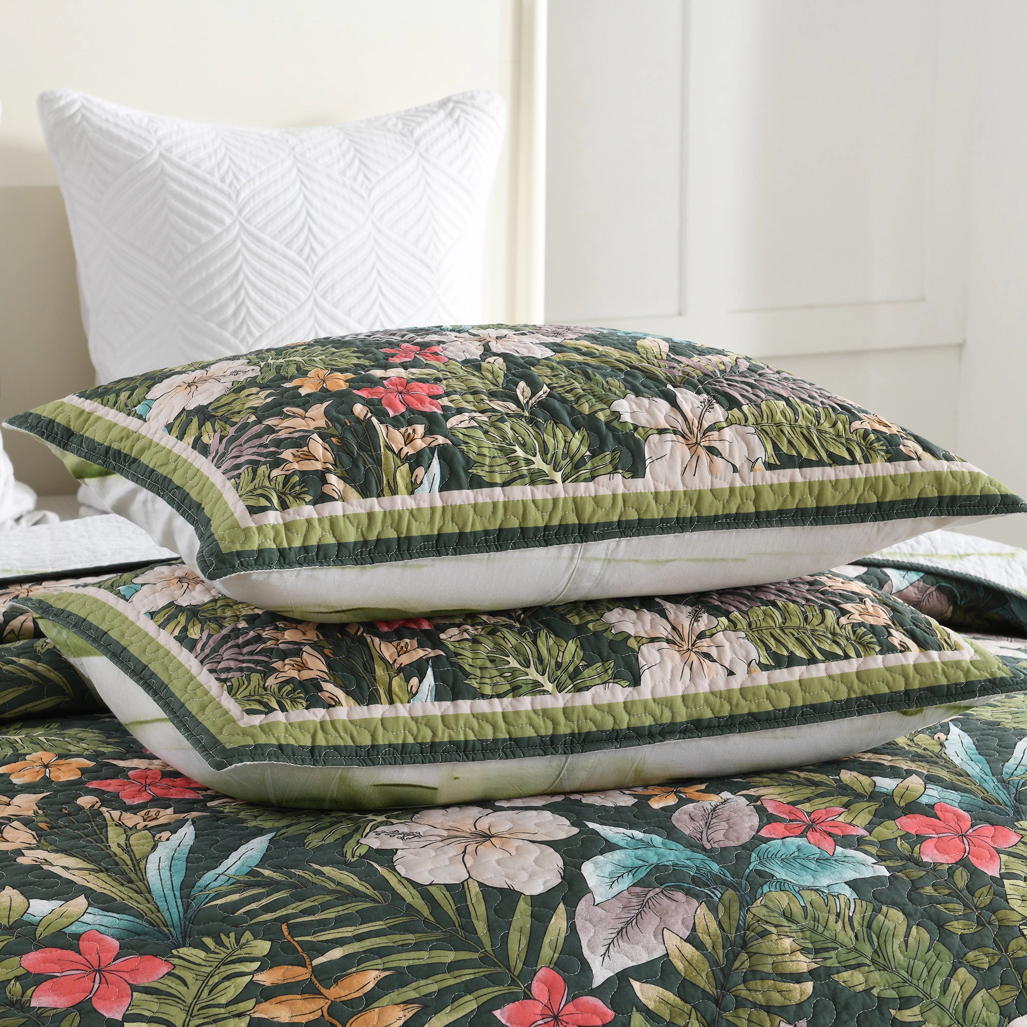 MarCielo 3 Pieces Lightweight Tropical Leaf and Flower Quilt Bedspread Set