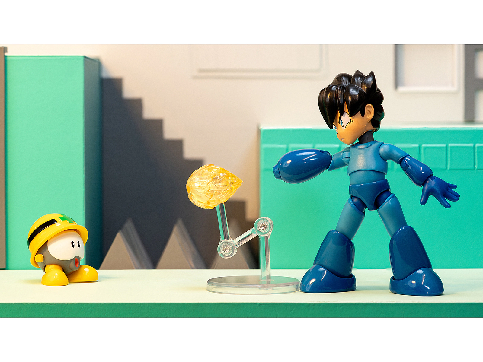 Jada Mega Man 4.5" Moveable Figure (Deluxe Version) with Accessories and Alternate Head and Hands "Mega Man"
