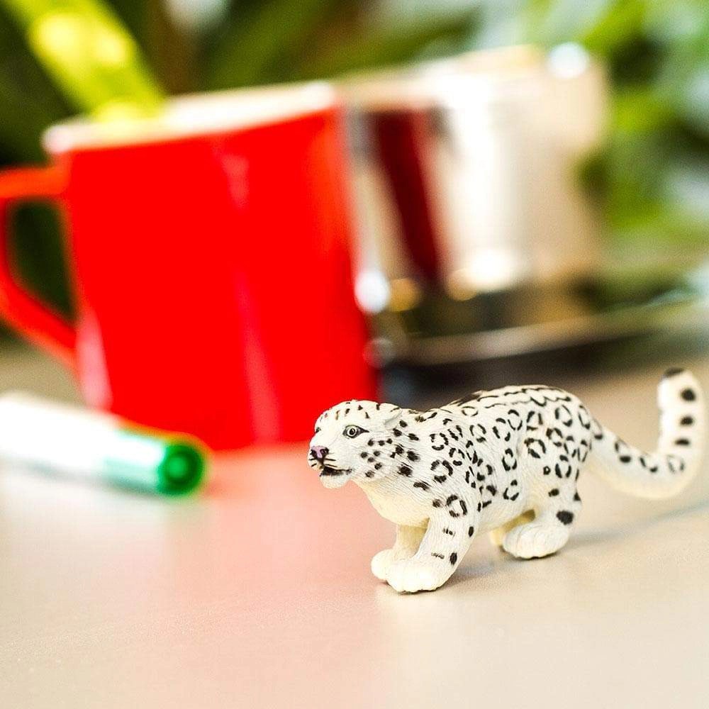 Safari Ltd. - Snow Leopard Kids Toy Figure