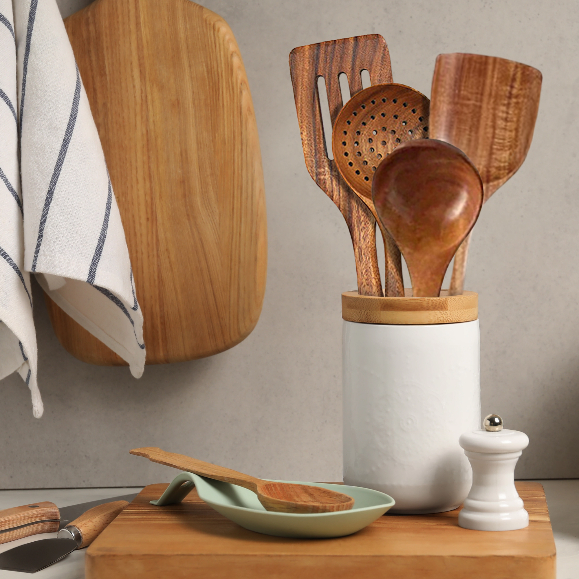 Cheer Collection 4-Piece Teak Wood Cooking Utensil Set with Spatulas and Spoons