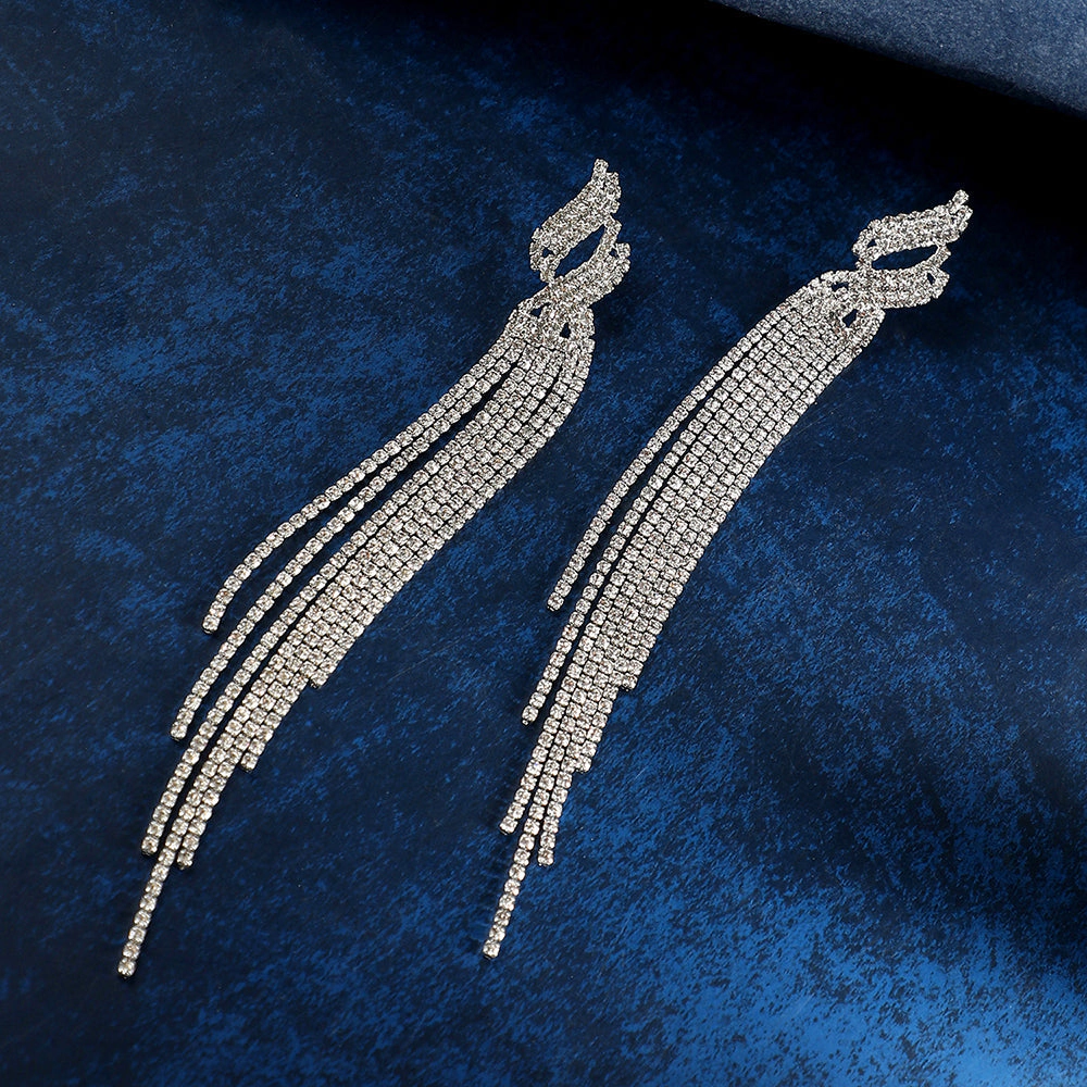 SOHI Women's The Adrienne Drop Earrings