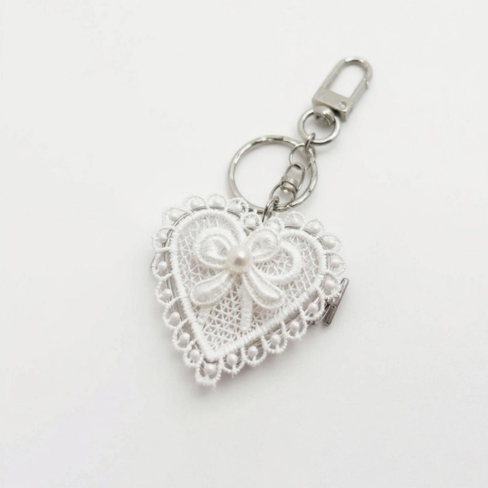 Alilang Women's Lace Heart Charm Keychain with Pearl Bow Accent Valentine