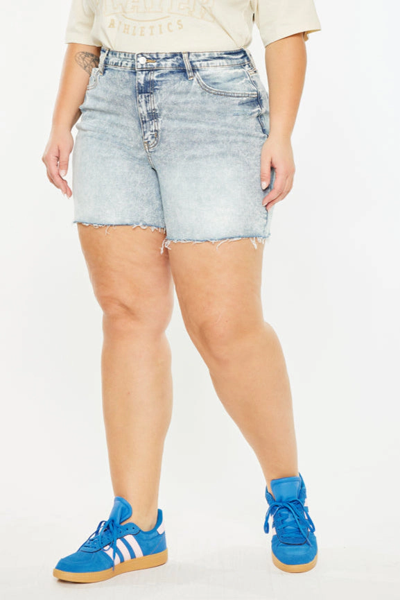 KanCan Women's Plus Essentials 90's High Rise Shorts Lina