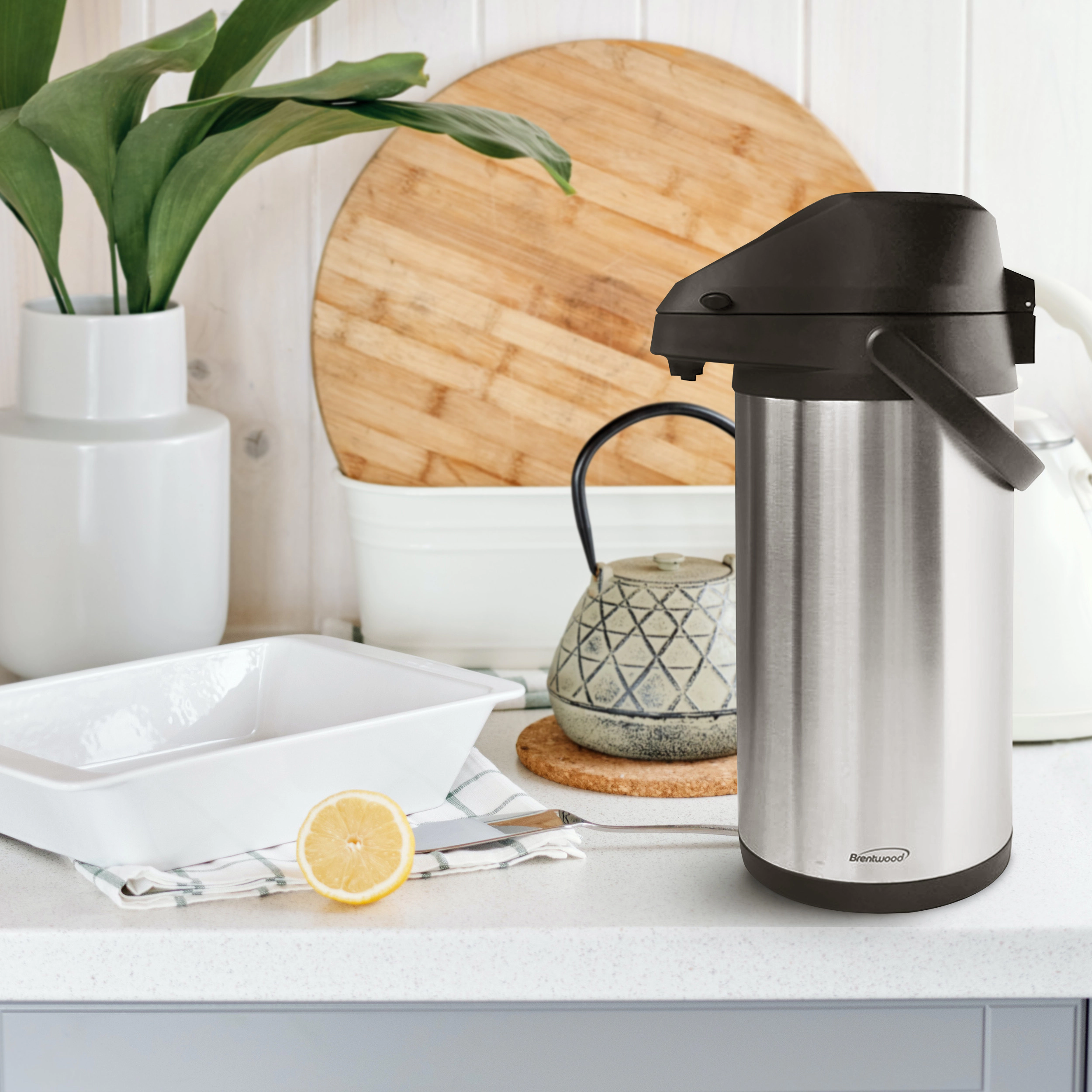 Brentwood 3.5-Liter Airpot Hot & Cold Drink Dispenser