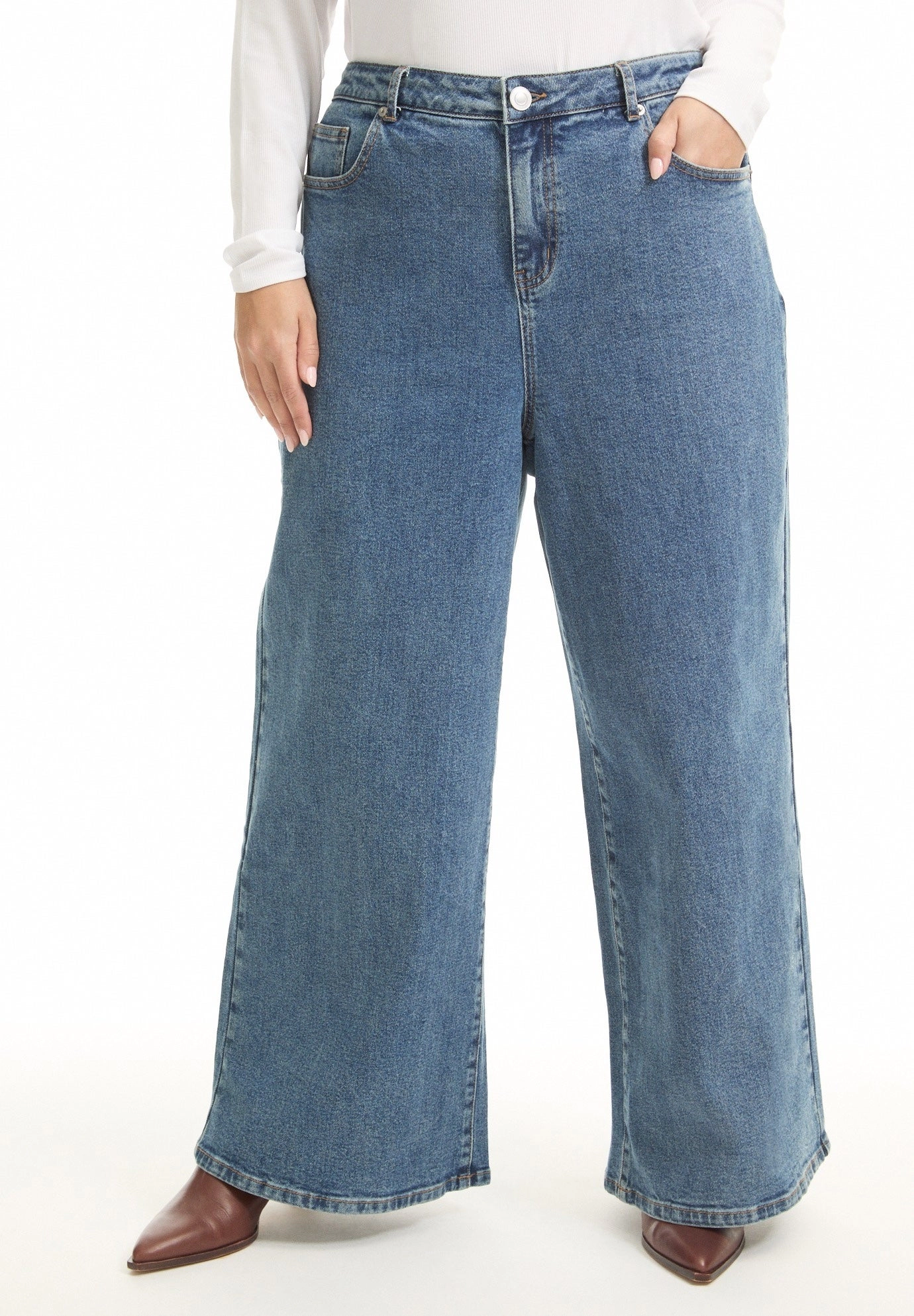 June & Vie Women's Plus Fit High-Rise Jeans
