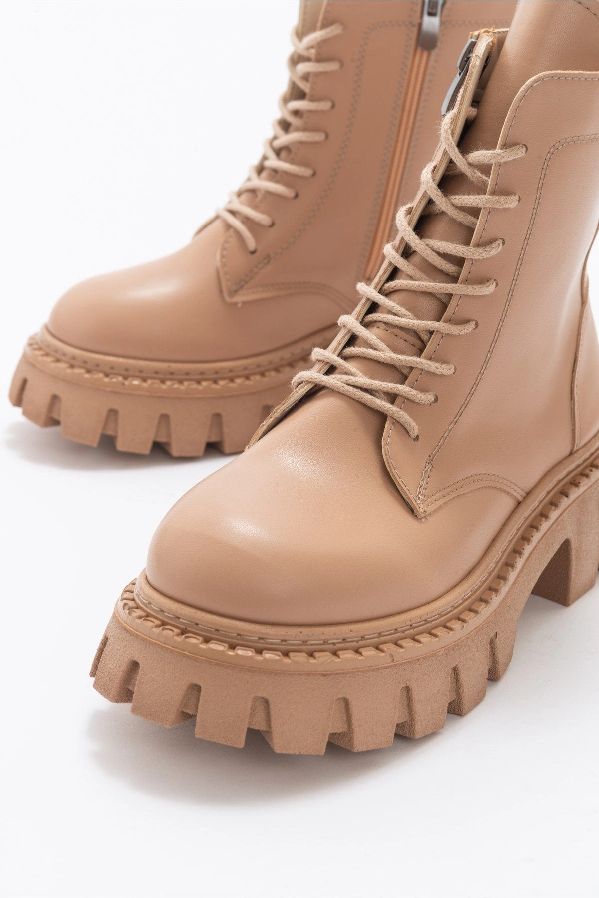 Prologue Shoes Womens Zarela Chunky Boot