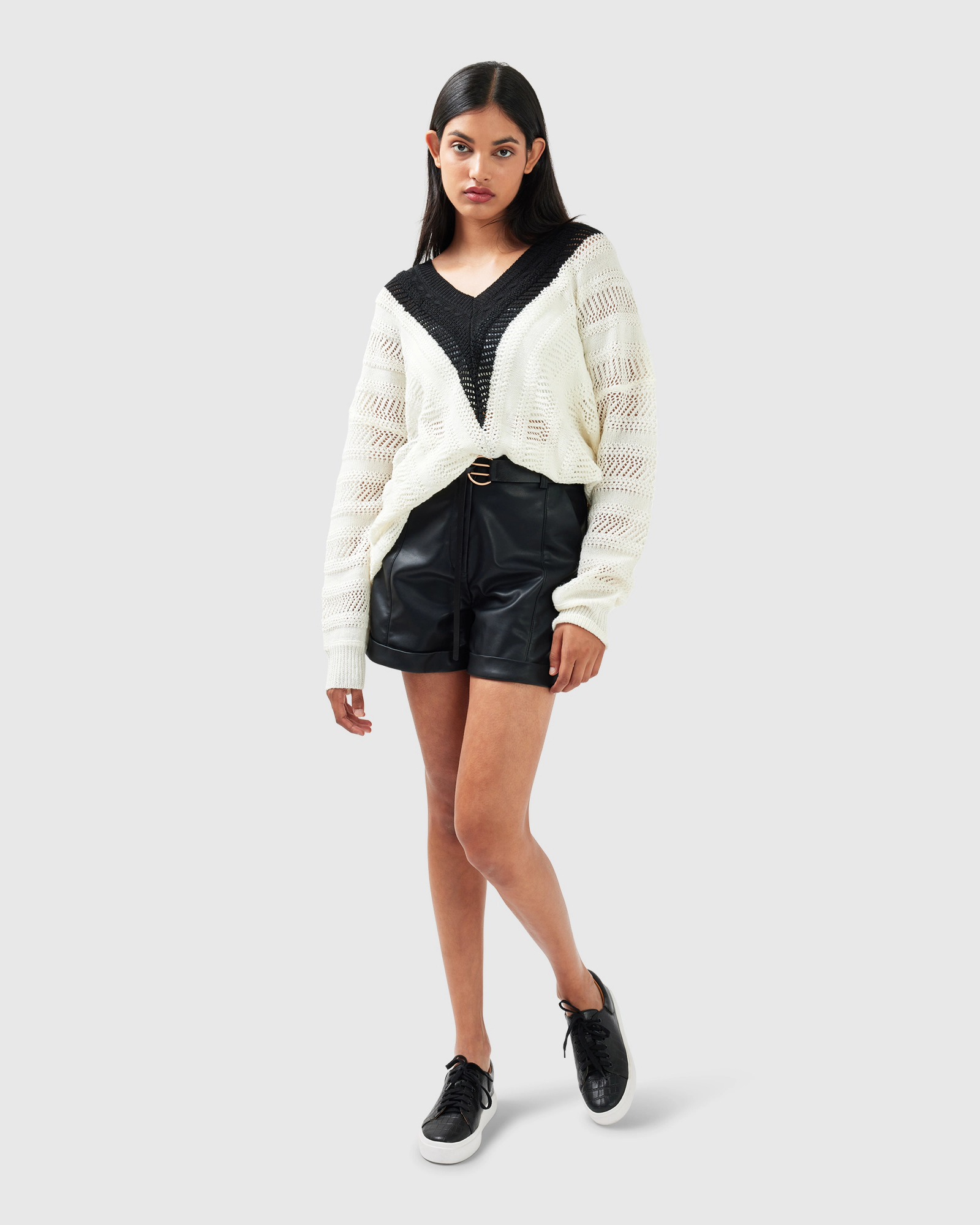 Belle & Bloom Womens This Moment Oversized V-Neck Knit