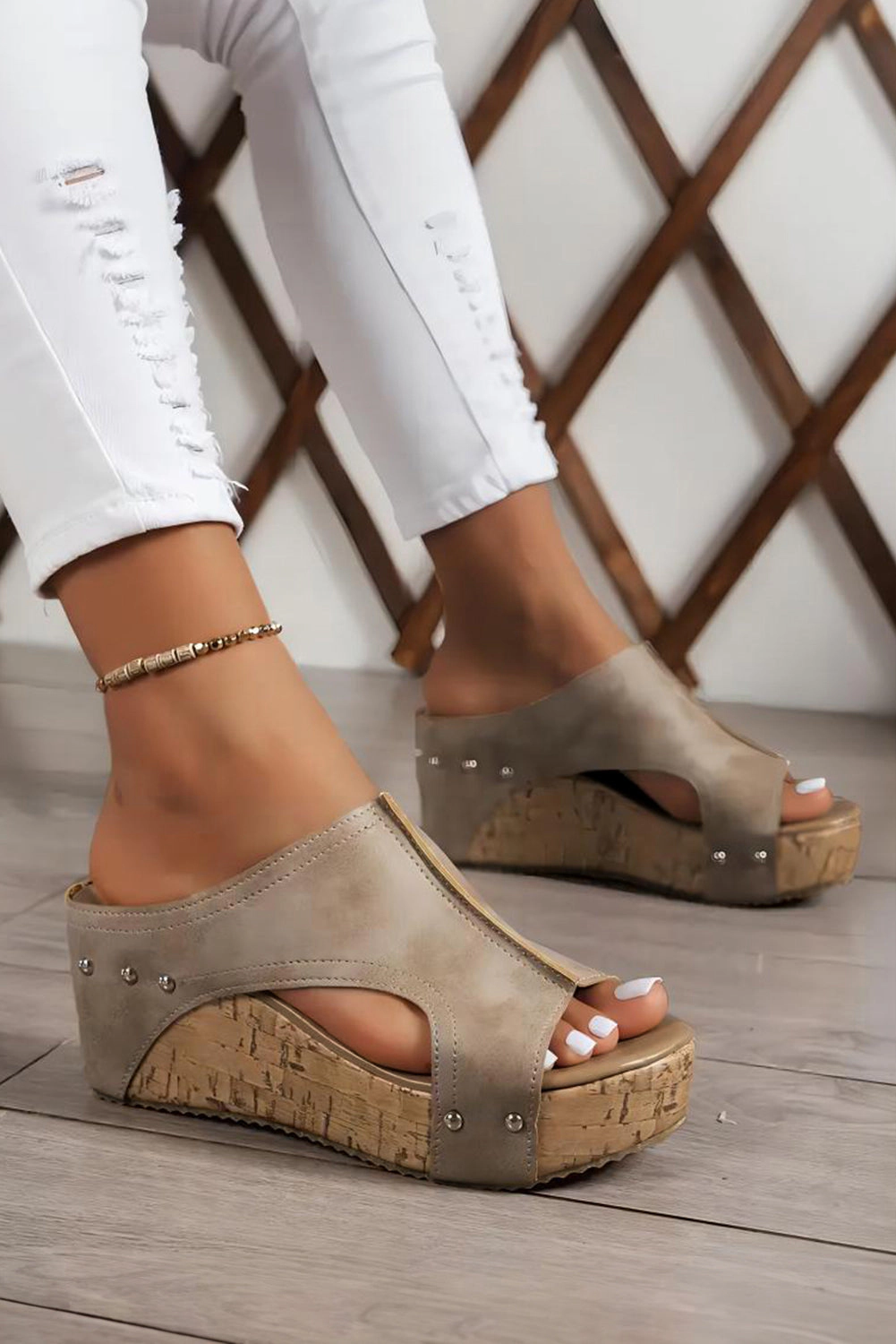 Threaded Pear Women's Gianna Pu Leather Wedge Slippers