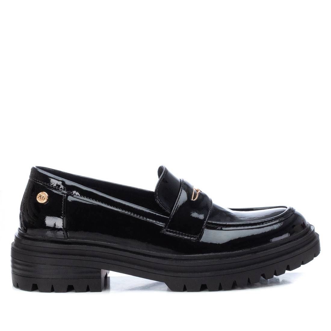 XTI Women's Patent Leather Moccasins