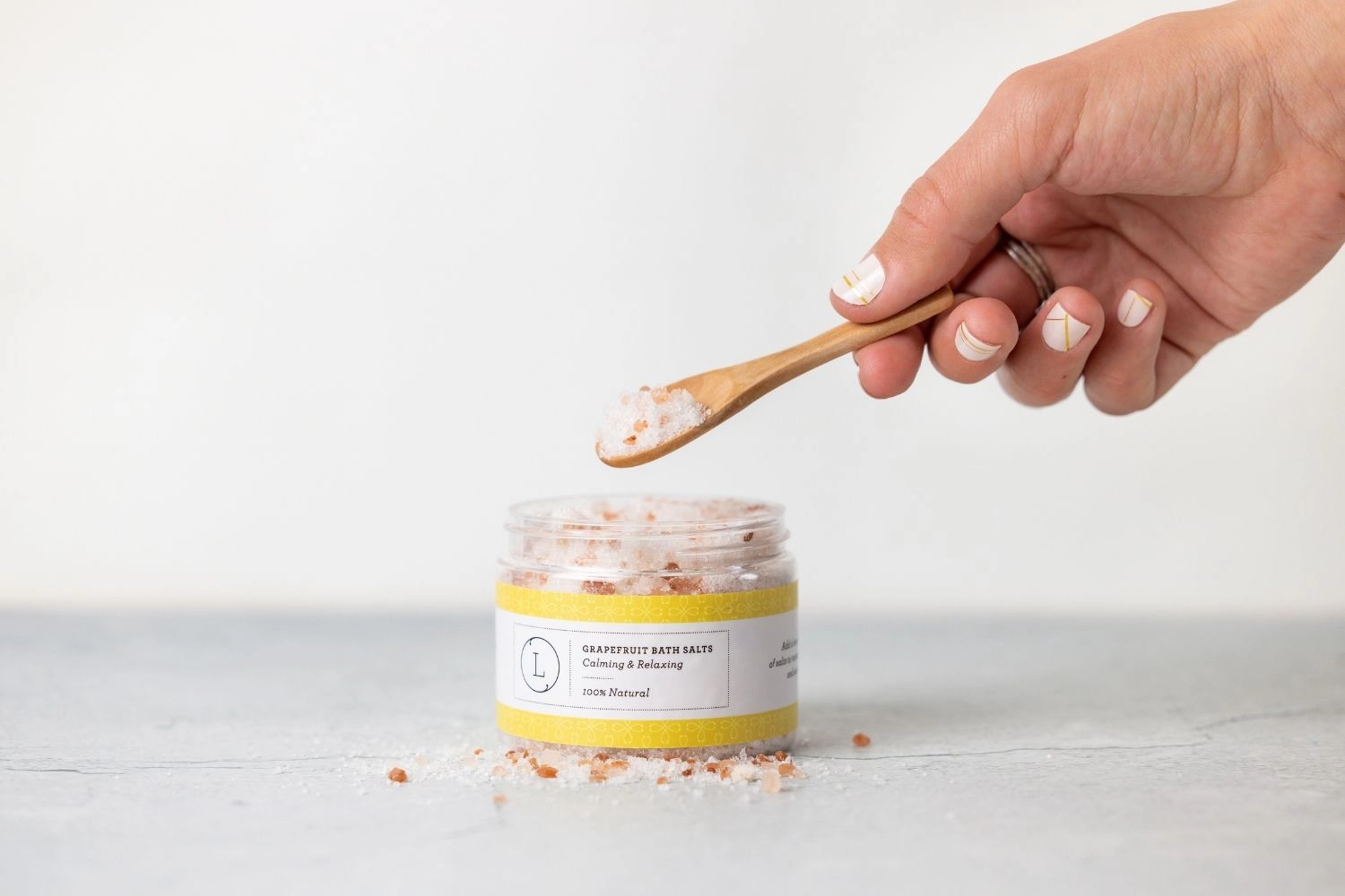 Lizush Grapefruit Natural Bath Salt Soak - Dead Sea, Epsom & Himalayan Salts