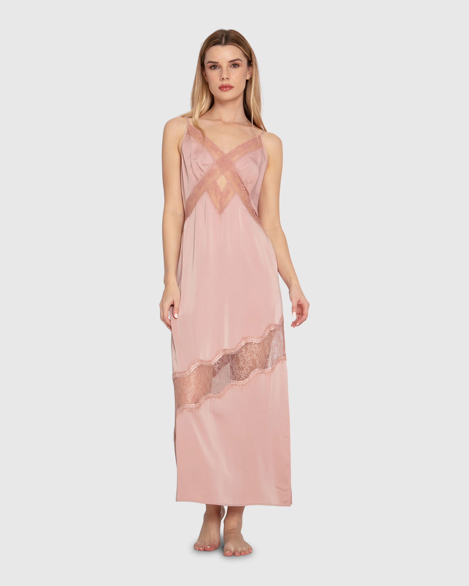 Belle & Bloom Womens Heavenly Bodies Lace Slip Dress