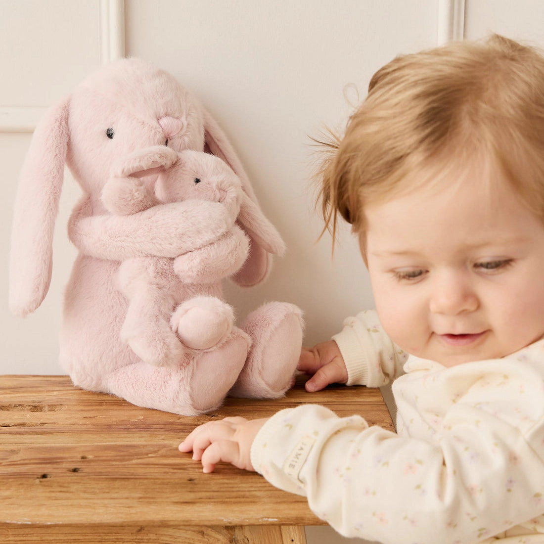 Snuggle Bunnies Frankie the Hugging Bunny
