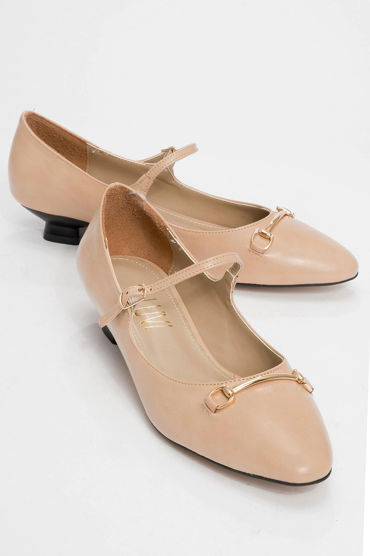 Prologue Shoes Womens Ojen Low Heel Shoe