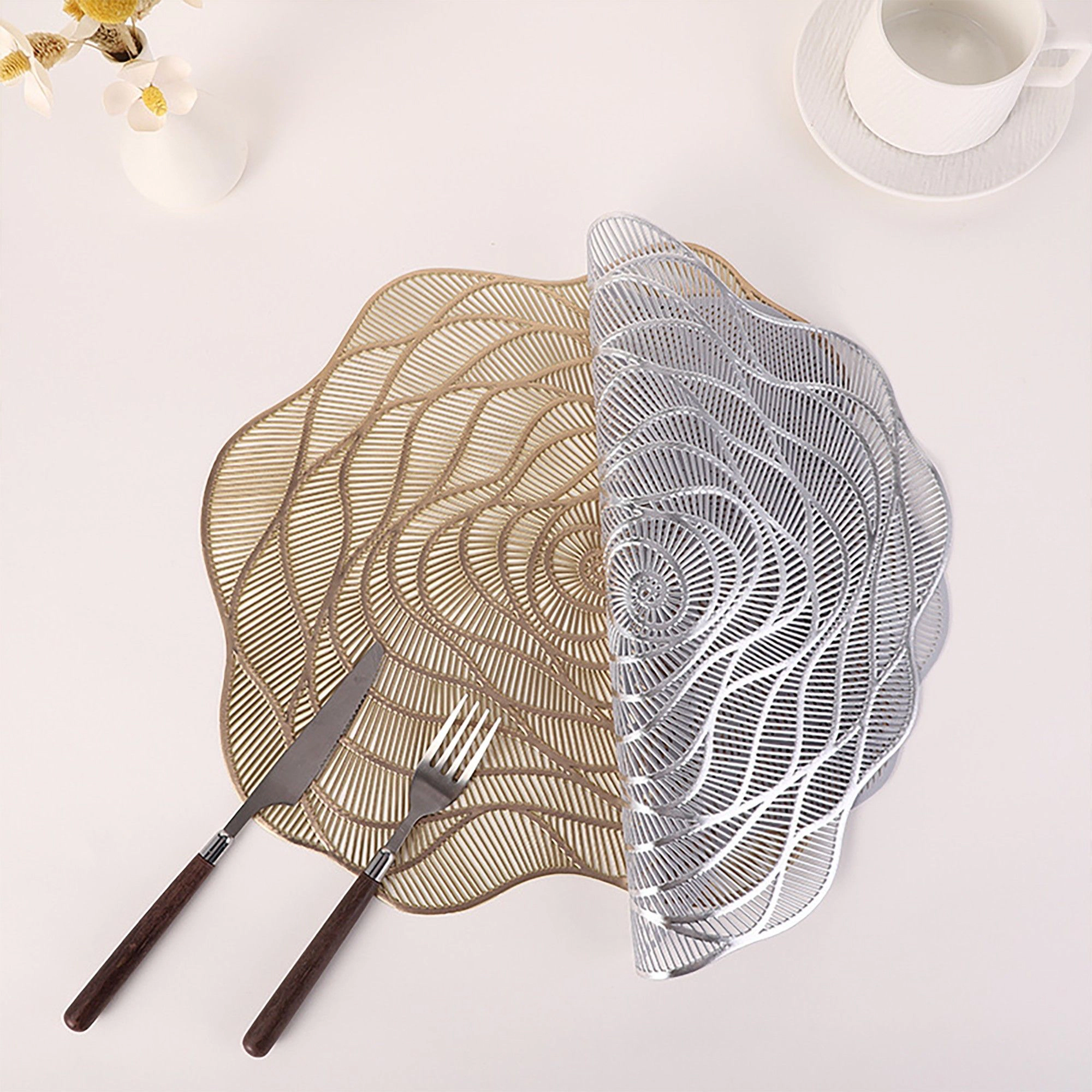 Alilang Unisex 4 Piece Metallic Floral Placemat Set Decorative PVC Heat Resistant Table Mats