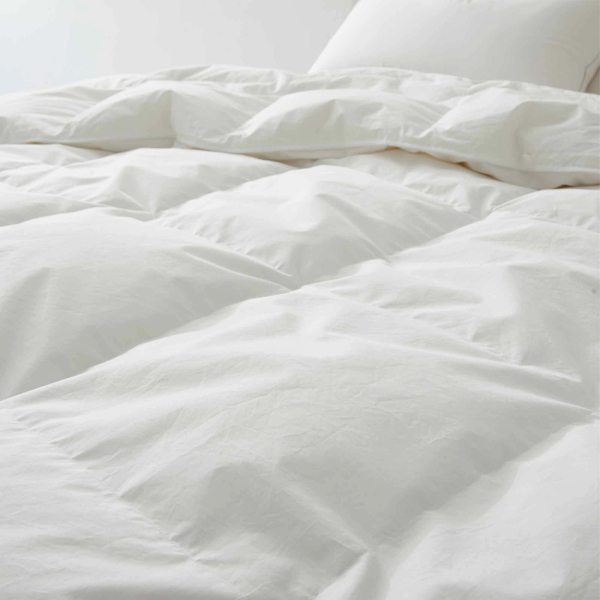 Puredown Selected Lightweight Down Comforter with 100% Organic Cotton Shell