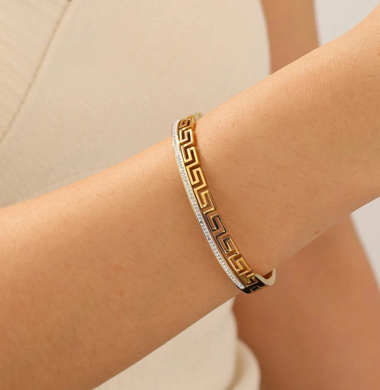 DressAtR Women's Rhinestone 18K Gold Plated Bangle Bracelet