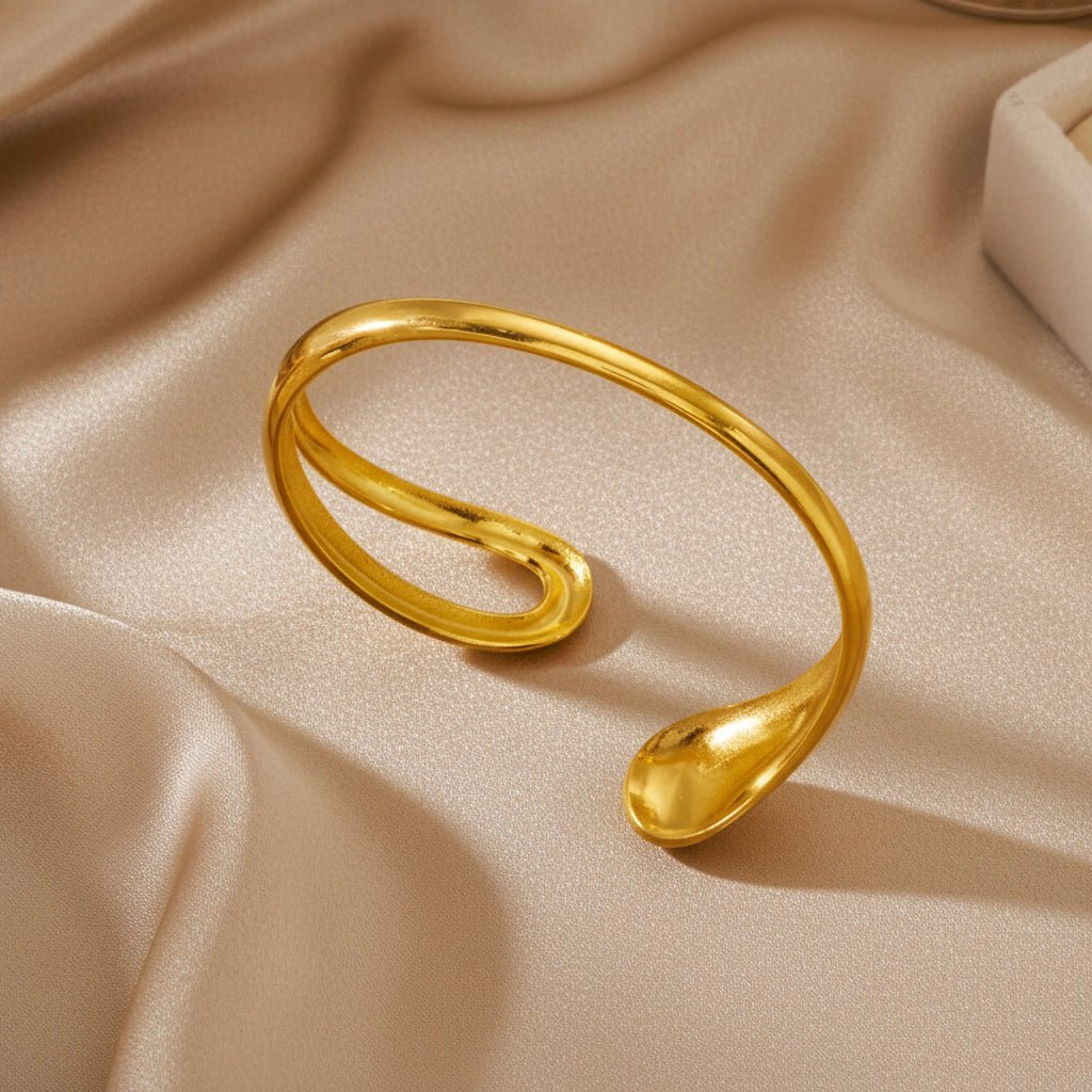 DressAtR Women's Geometric 18K Gold Plated Bangle Bracelet