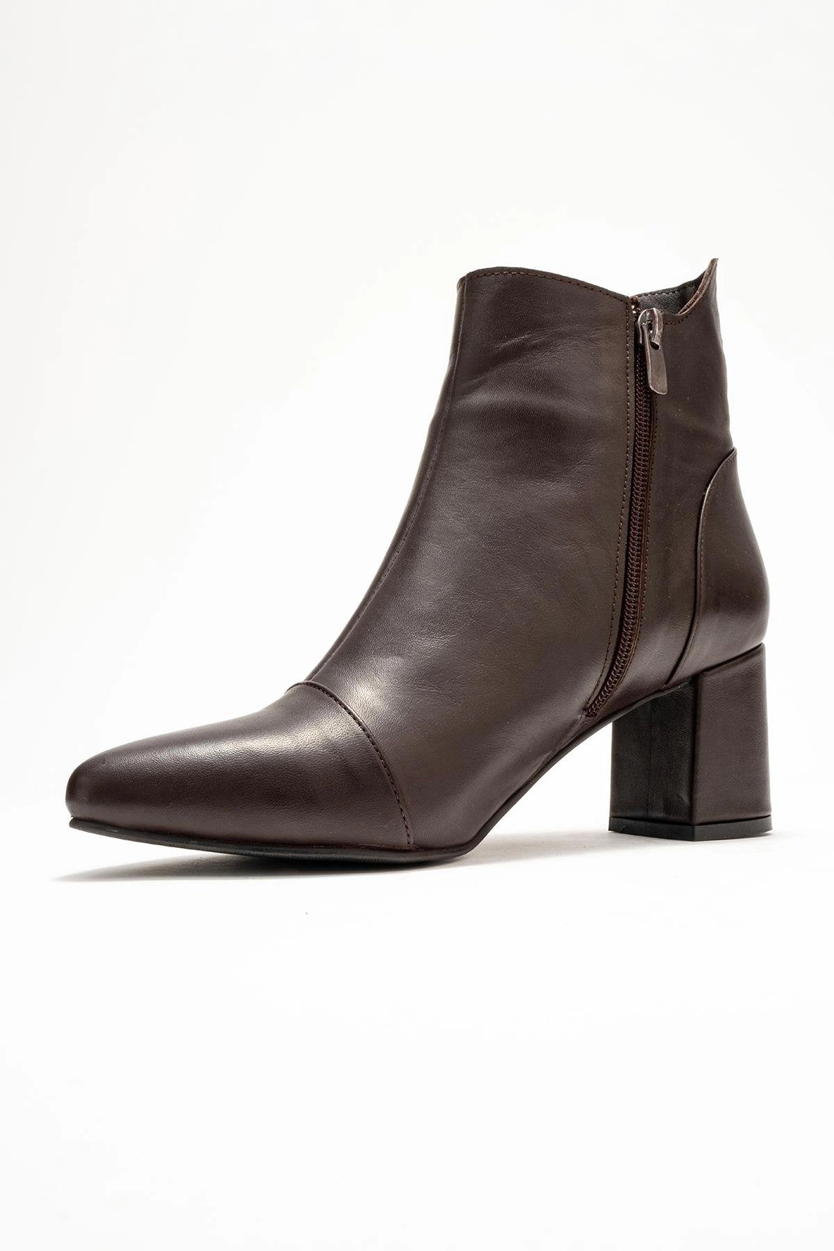 Forever & Always Womens Gael Leather Block Heel Boots