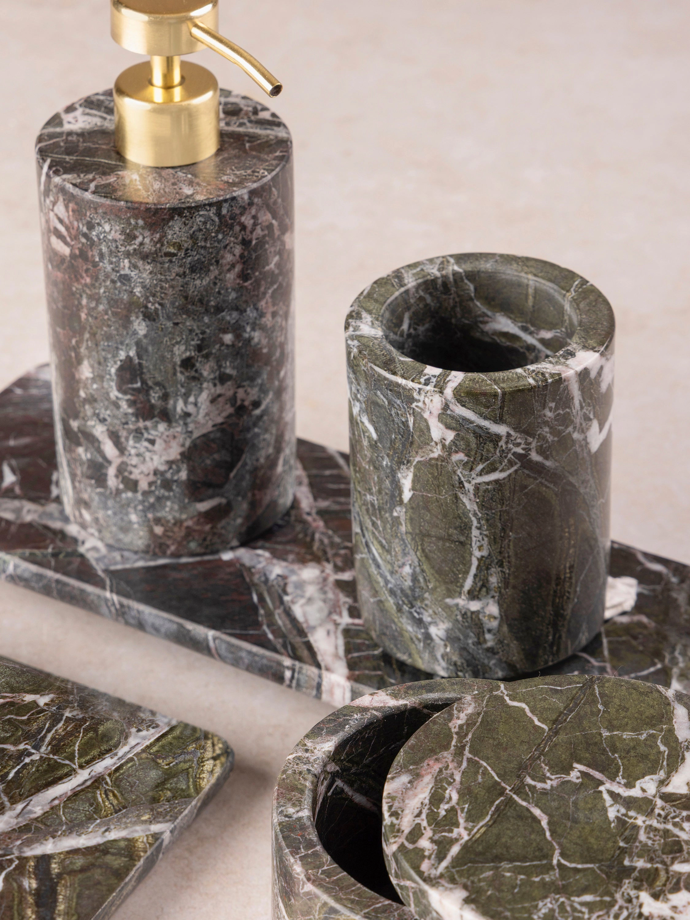 GAURI KOHLI Jardin Bath Accessories