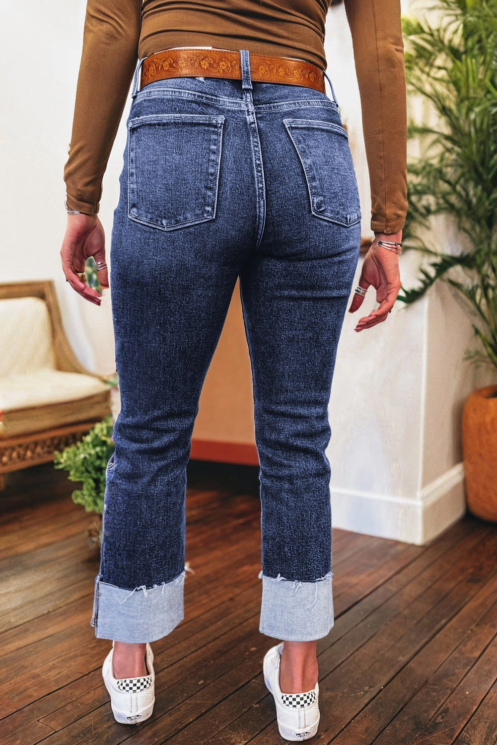 Threaded Pear Women's Jacy Cuffs Distressed Straight High Waist Jeans