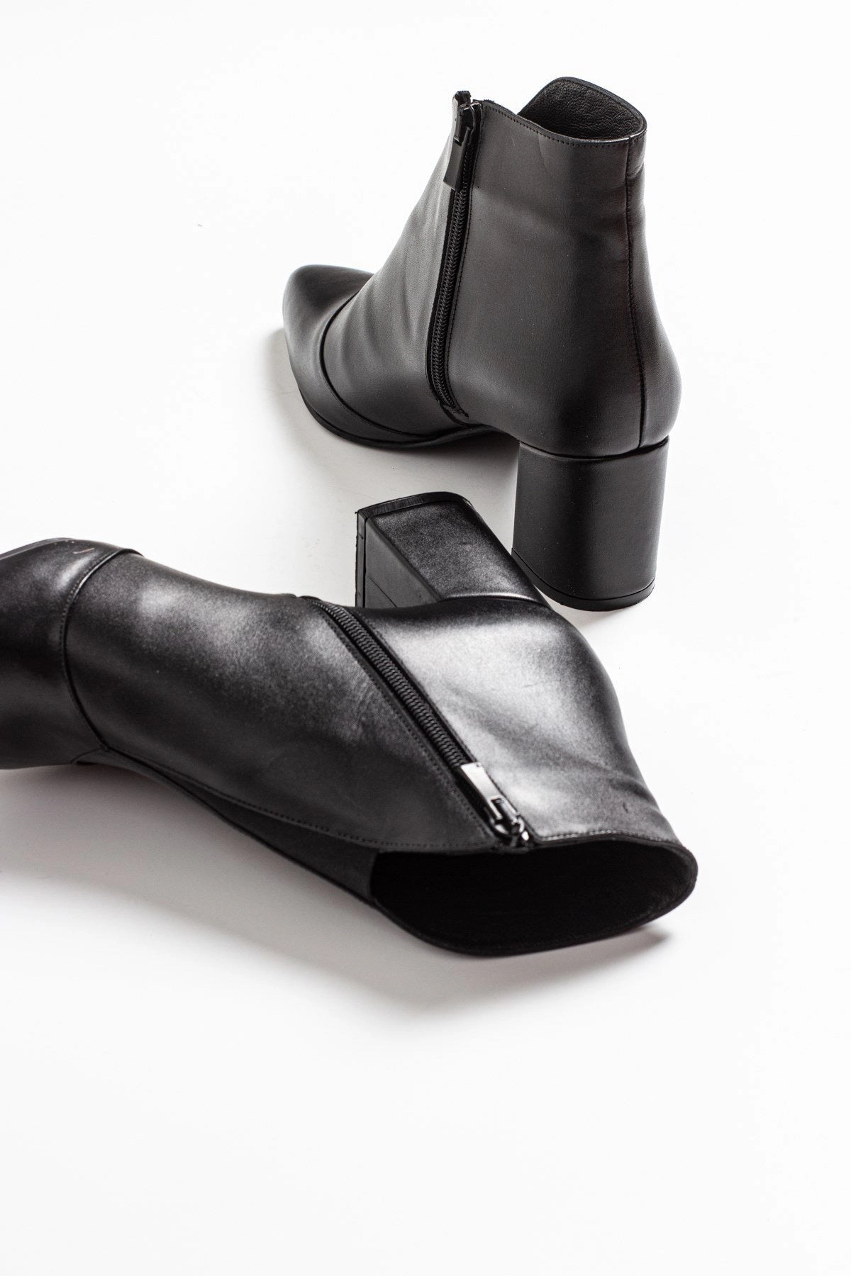 Forever & Always Womens Finda Leather Block Heel Boots