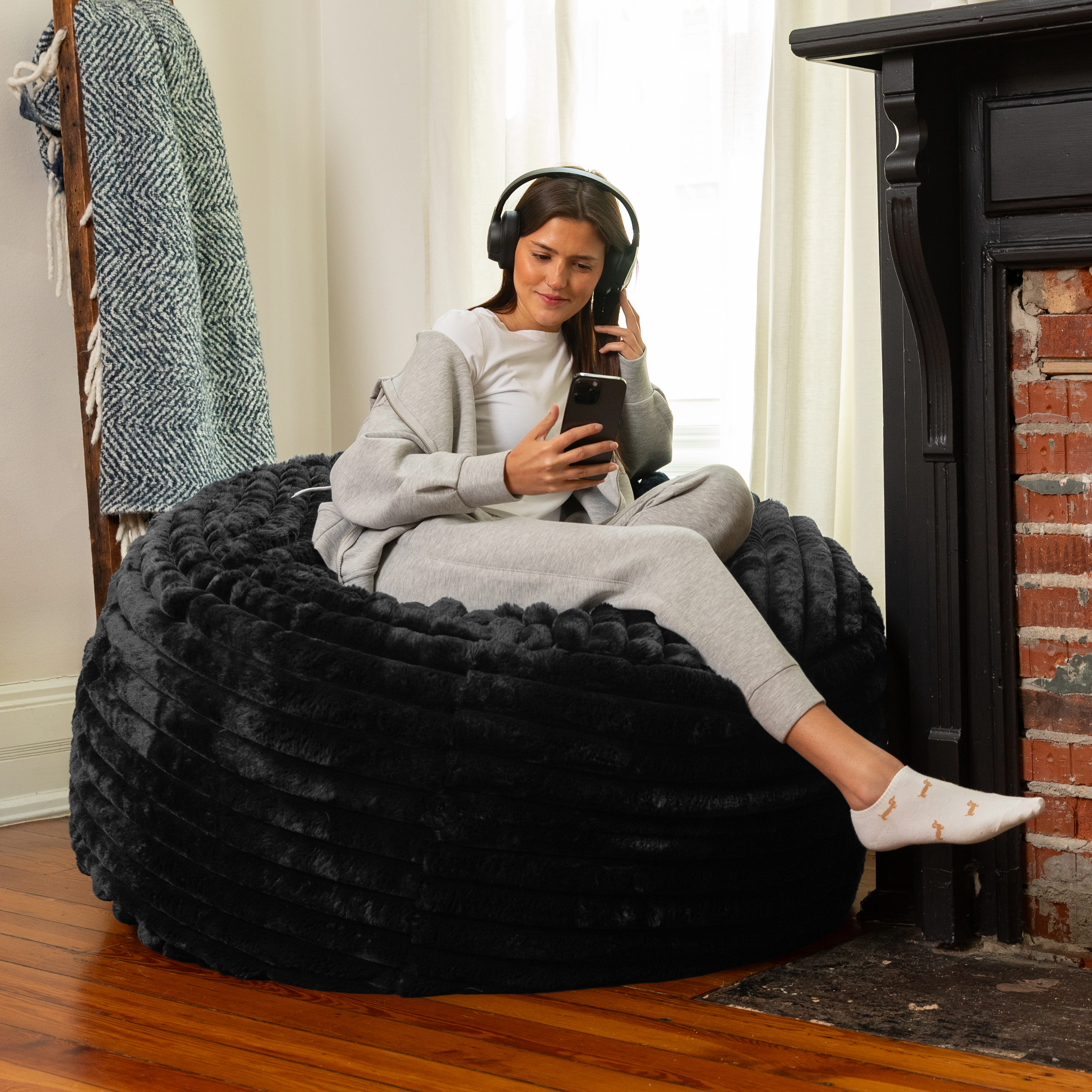 Jaxx Saxx 4ft - Large Round Bean Bag for Adults Made the USA Luxuriously Soft Plush Faux Fur