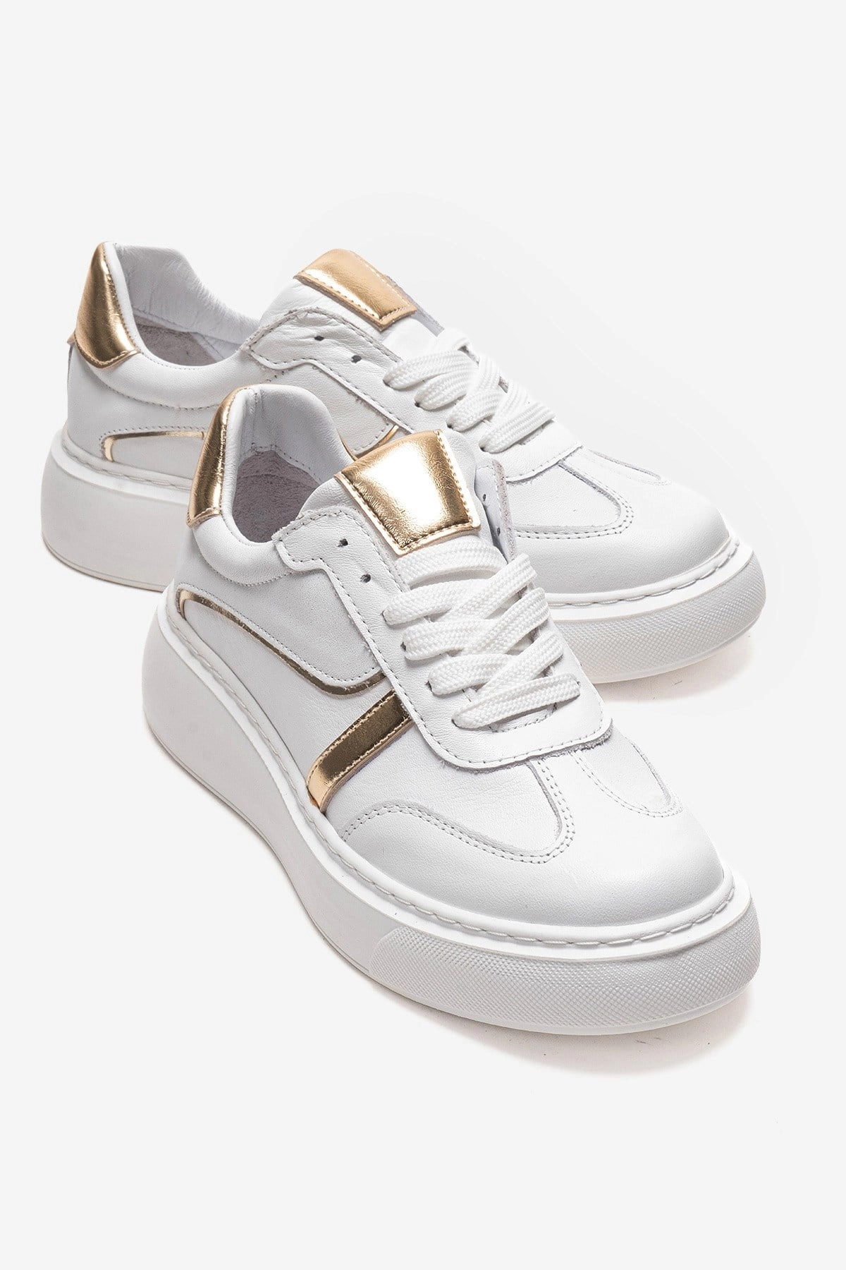 Forever & Always Womens Ivara Leather Everyday Sneaker