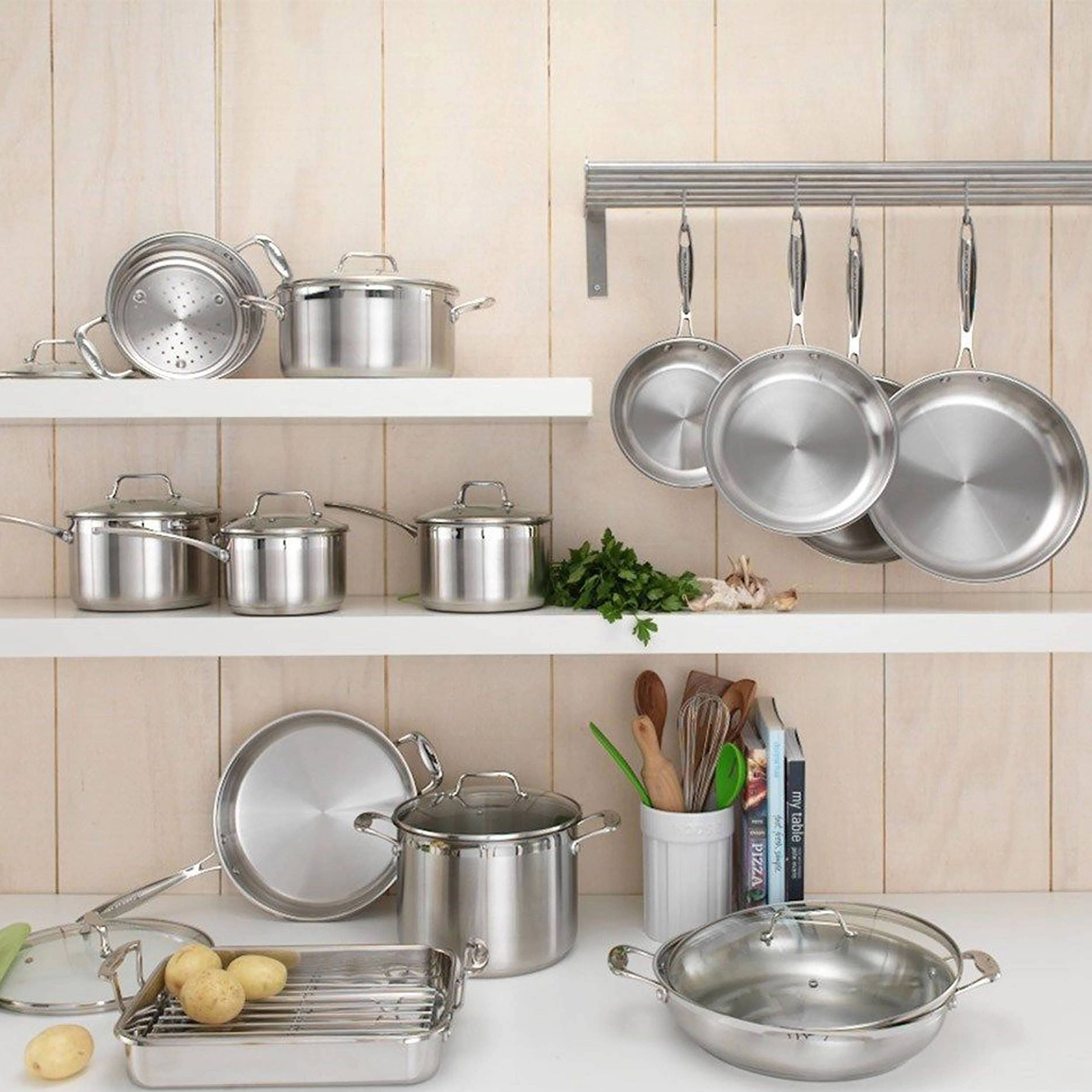 Cuisine::pro® iconiX® Saucepan With Lid 3.5 Qt.