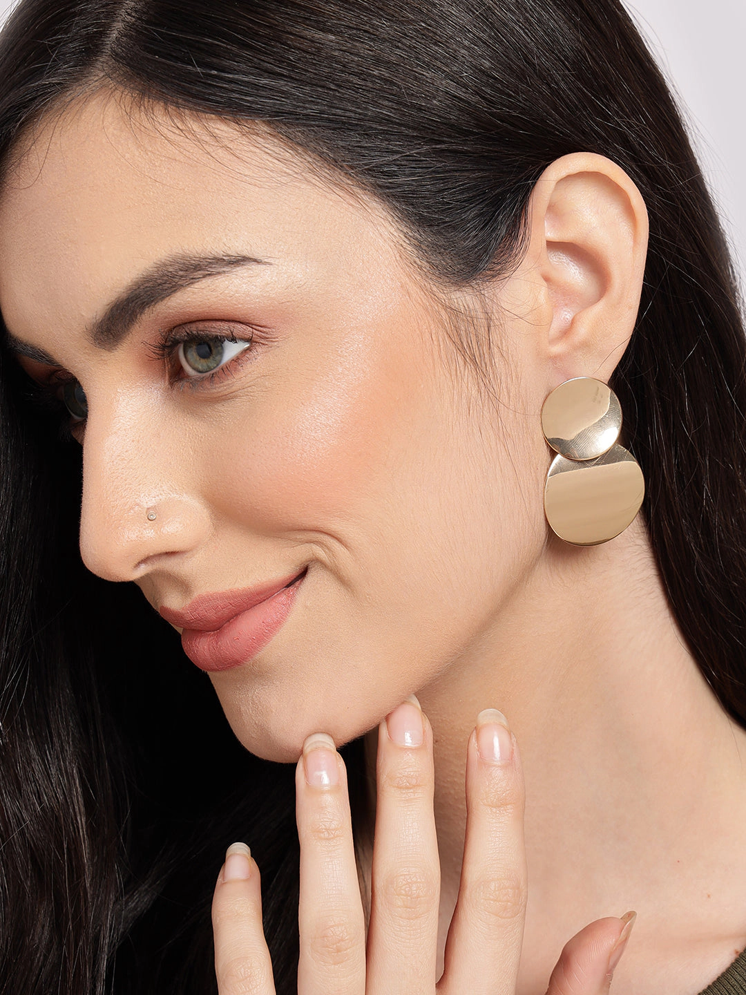 SOHI Women's Designer Drop Earrings