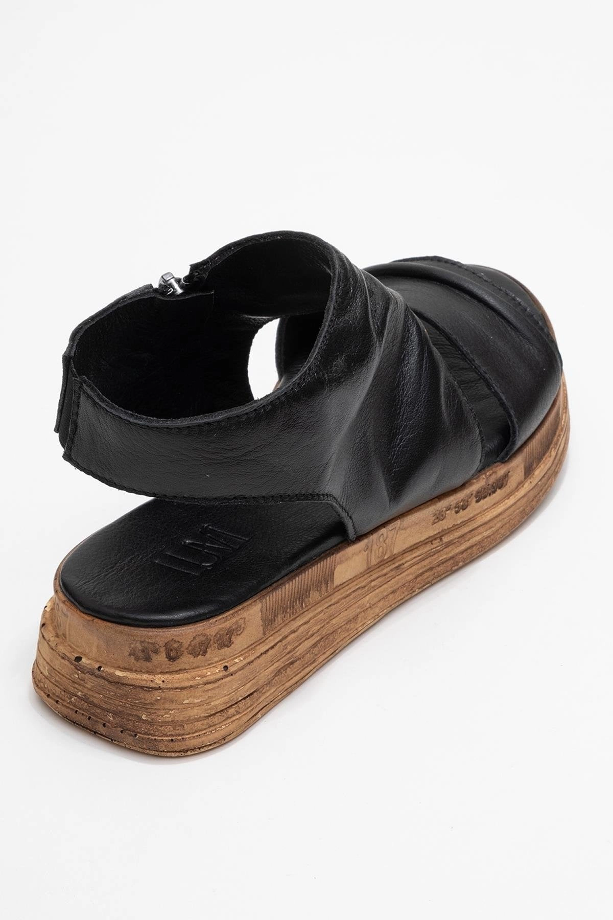 Forever & Always Womens Lunas Leather Side-Zip Flat Heel Sandals