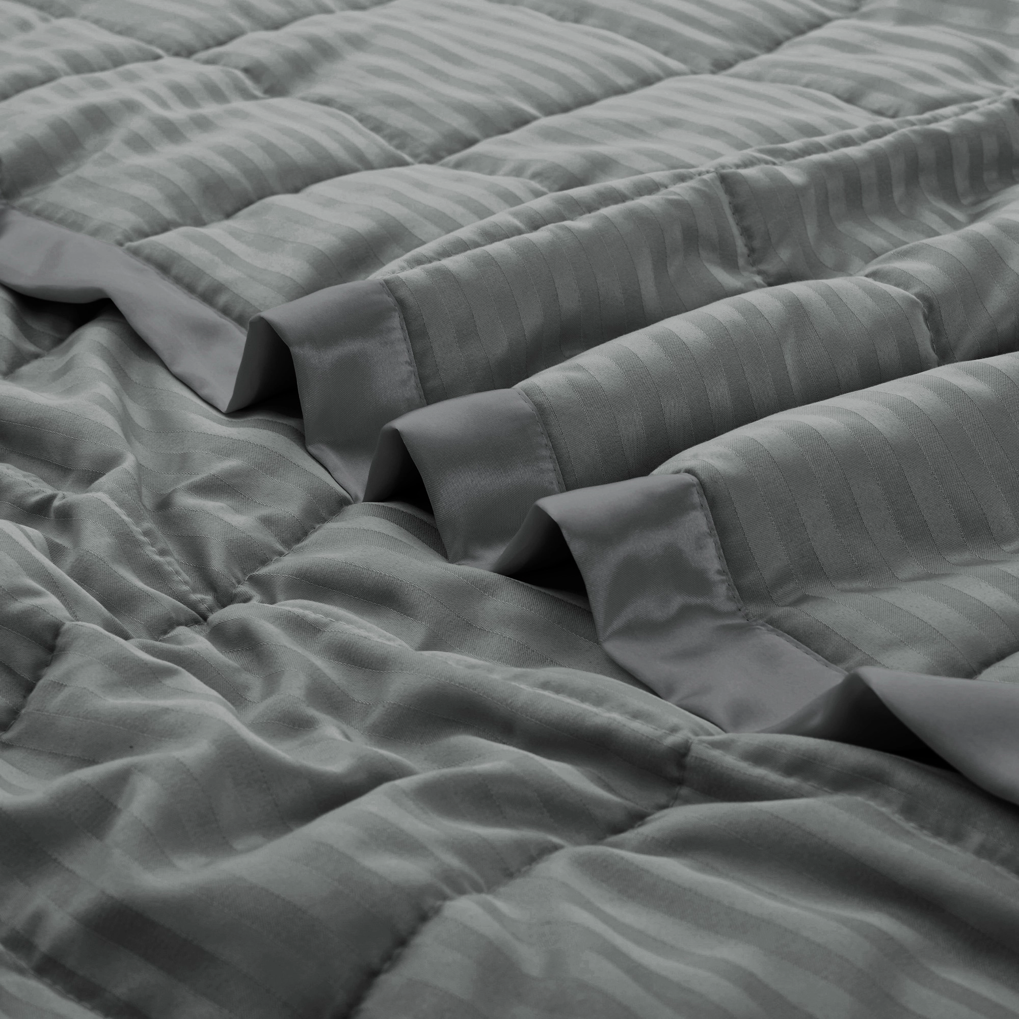 Unikome Luxurious Jacquard Super Soft Lightweight Down Alternative Blanket with Satin Trim
