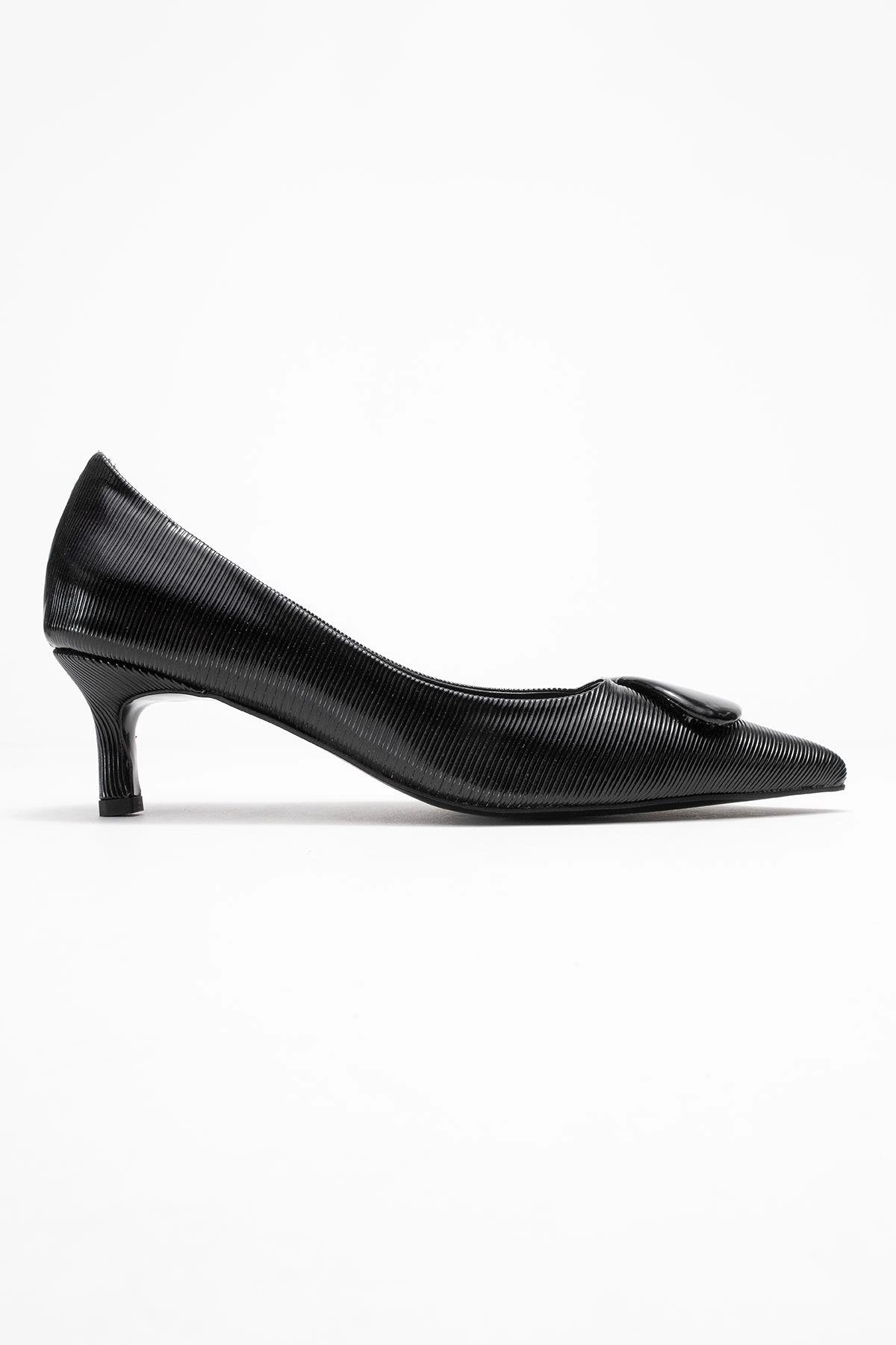Prologue Shoes Womens Briana Buckle Pointed Toe Pump