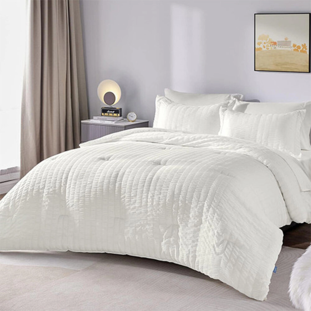 Luxe Furnishings Unisex Queen Ivory Modern Seersucker Bedding Set